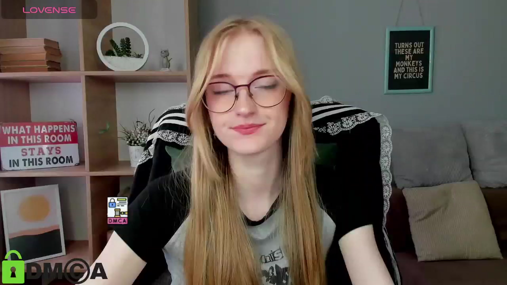 Gallery image thumbnail from Cinnabonnn's myfreecams stream on, 07/03/2025, 08:18 image 9 of 20