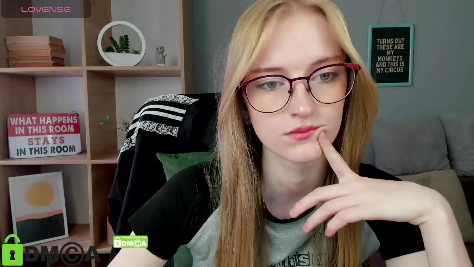 Gallery image thumbnail from Cinnabonnn's myfreecams stream on, 07/03/2025, 08:18 image 2 of 20