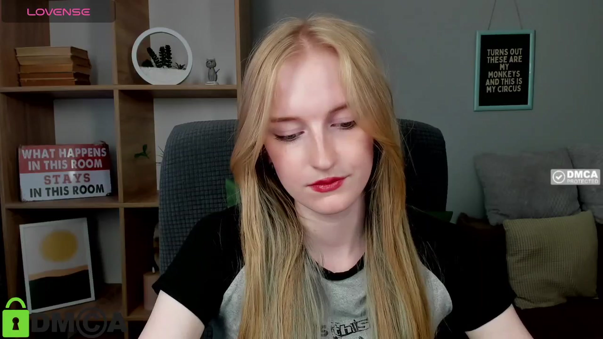Gallery image thumbnail from Cinnabonnn's myfreecams stream on, 07/03/2025, 10:36 image 12 of 20