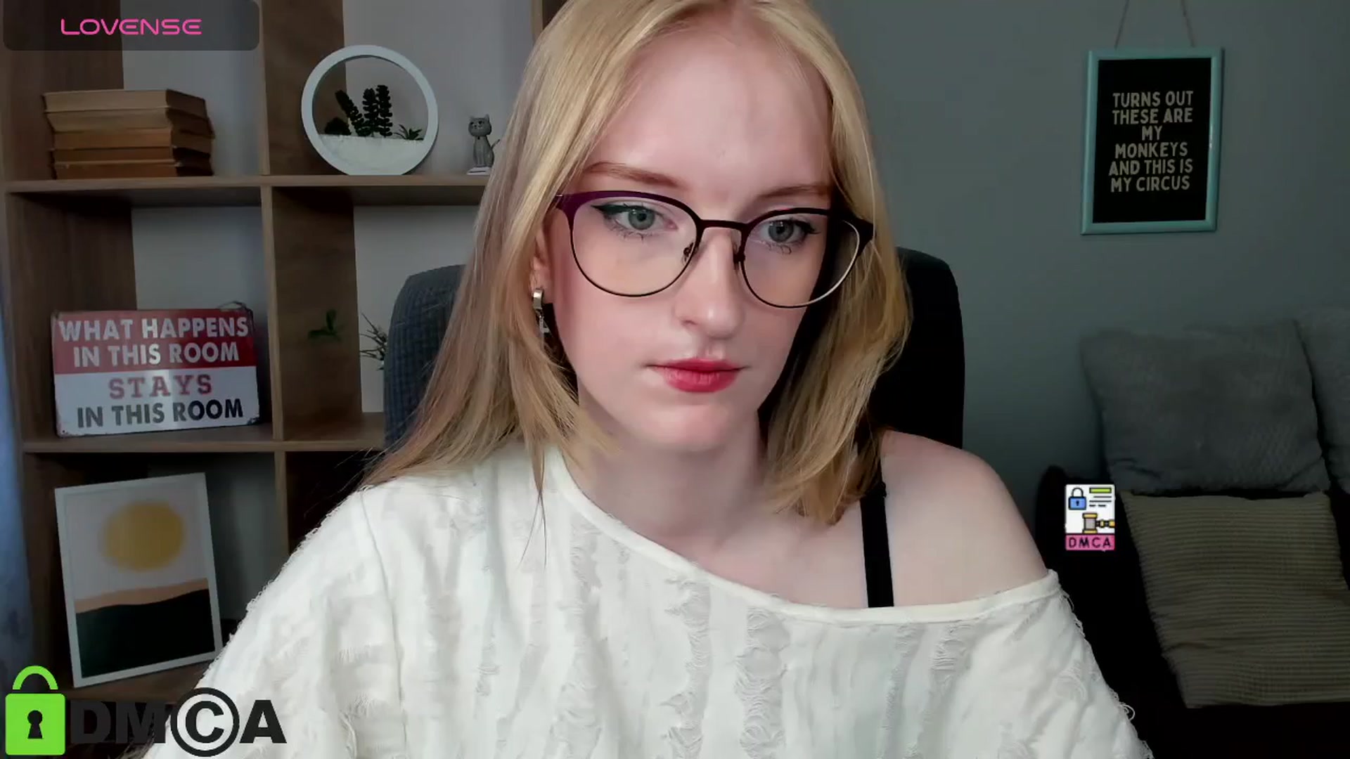 Gallery image thumbnail from Cinnabonnn's myfreecams stream on, 07/04/2025, 12:56 image 6 of 20