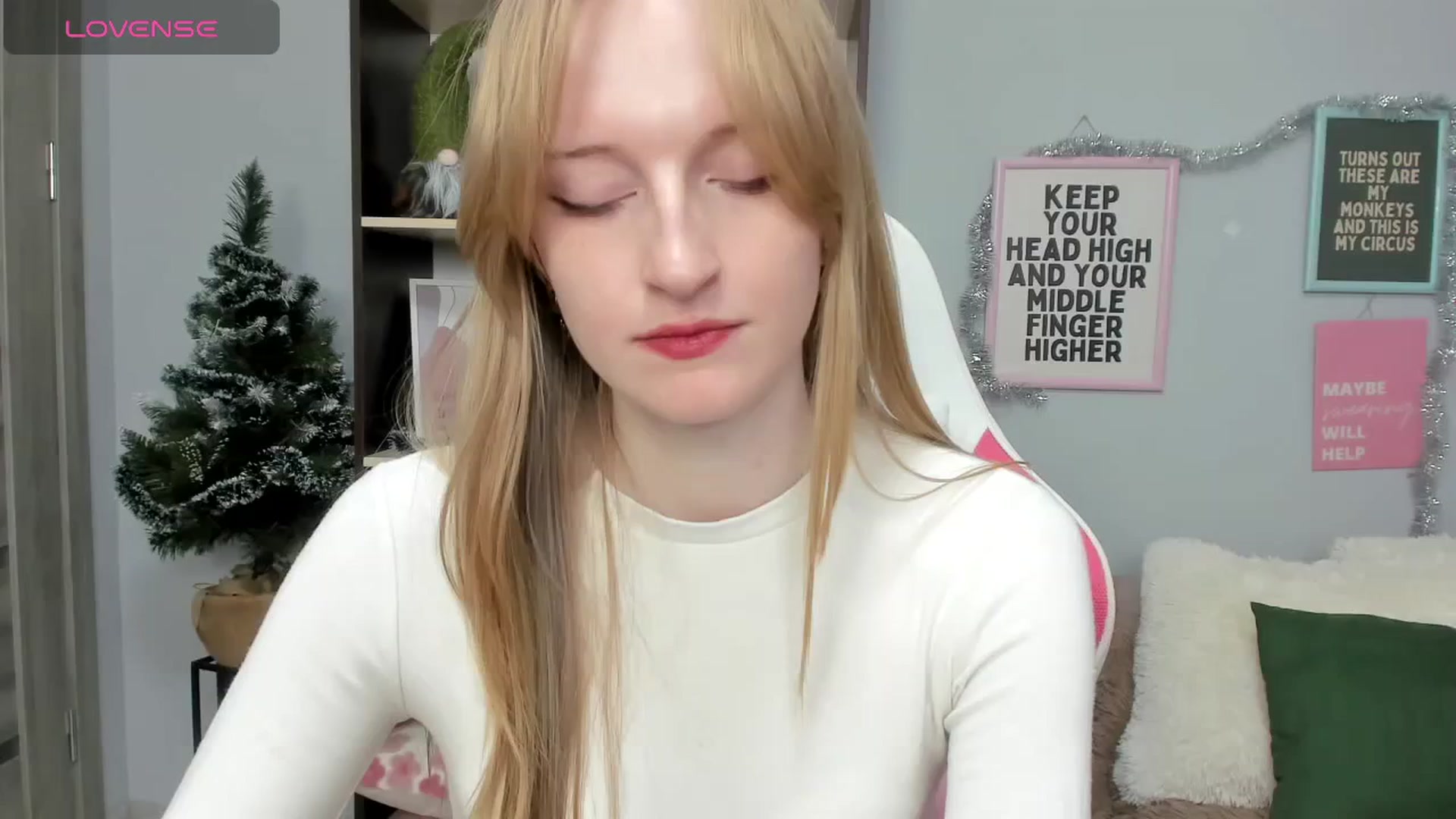 Gallery image thumbnail from Cinnabonnn's myfreecams stream on, 01/03/2026, 09:33 image 7 of 20