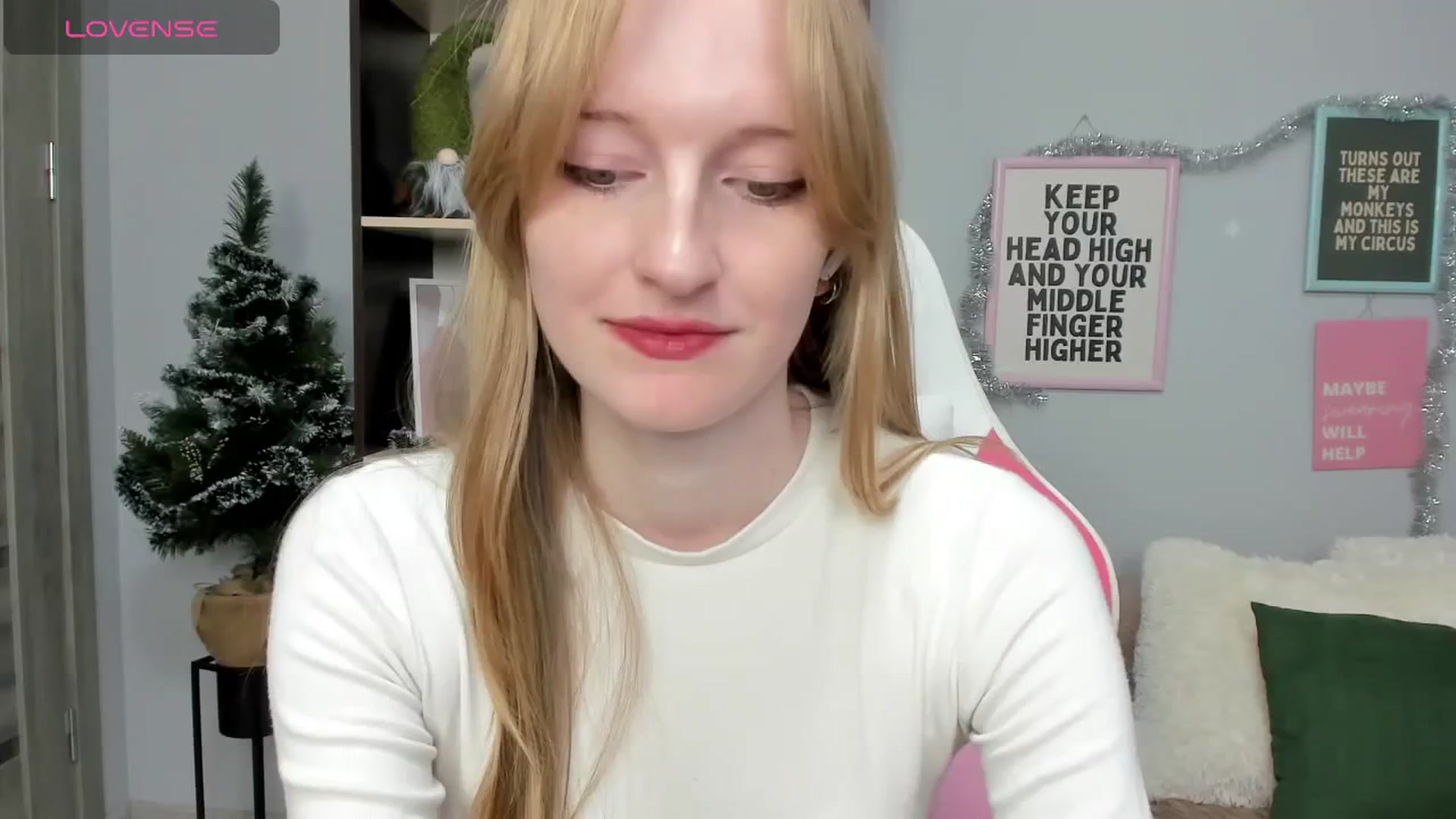 Gallery image thumbnail from Cinnabonnn's myfreecams stream on, 01/03/2026, 09:33 image 6 of 20