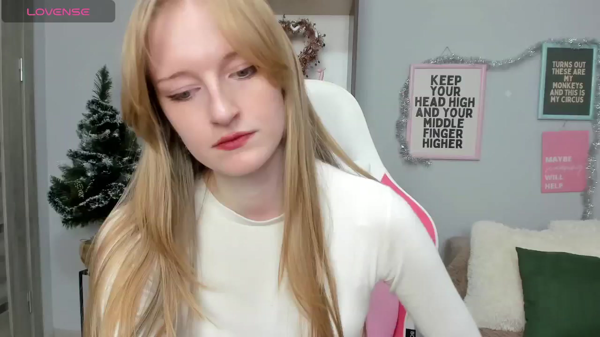 Gallery image thumbnail from Cinnabonnn's myfreecams stream on, 01/03/2026, 09:33 image 1 of 20