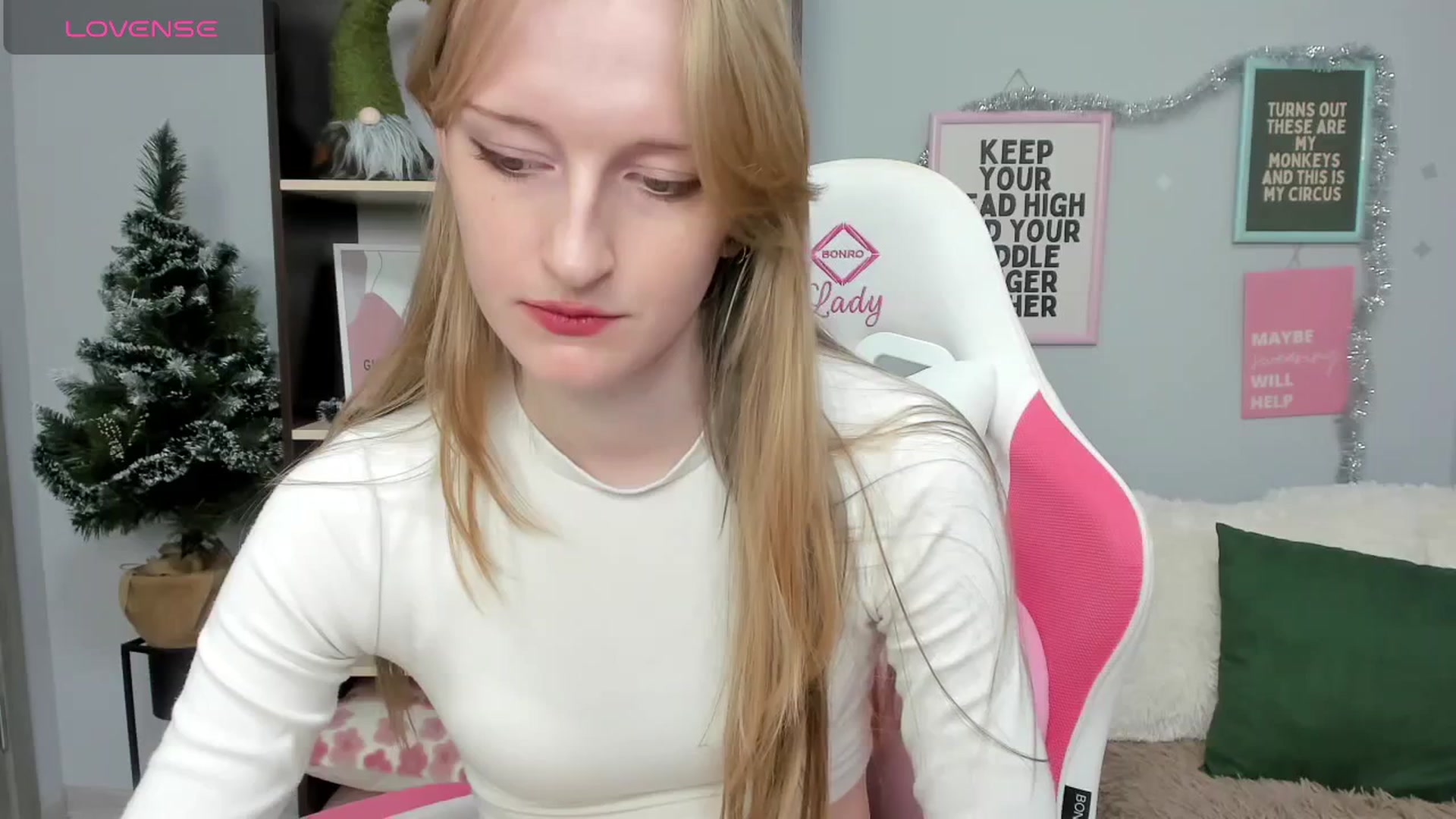 Gallery image thumbnail from Cinnabonnn's myfreecams stream on, 01/03/2026, 12:32 image 10 of 20