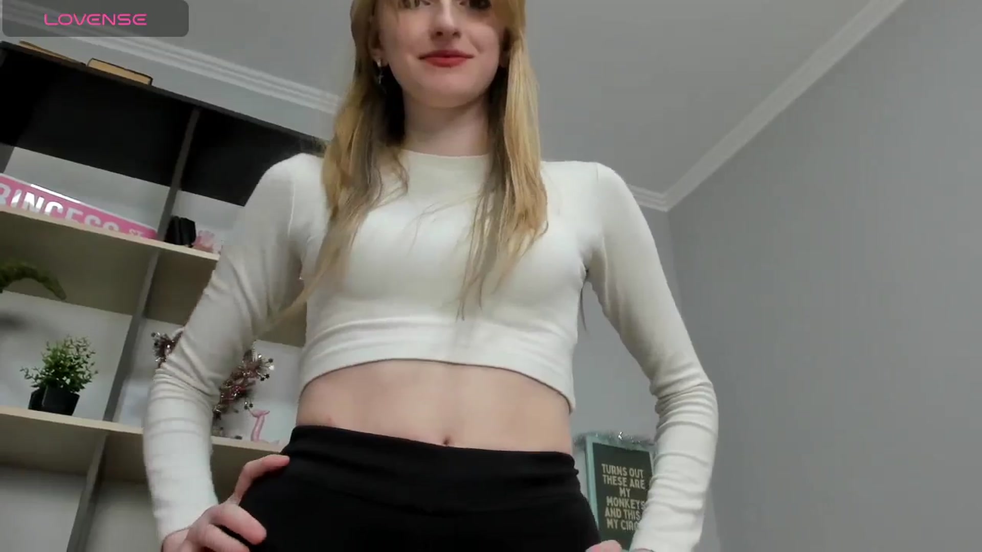 Gallery image thumbnail from Cinnabonnn's myfreecams stream on, 01/03/2026, 12:32 image 4 of 20