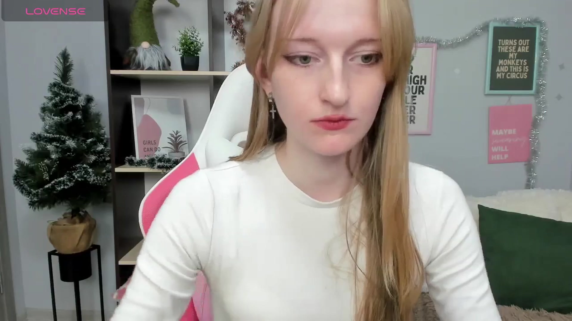 Gallery image thumbnail from Cinnabonnn's myfreecams stream on, 01/03/2026, 12:32 image 7 of 20