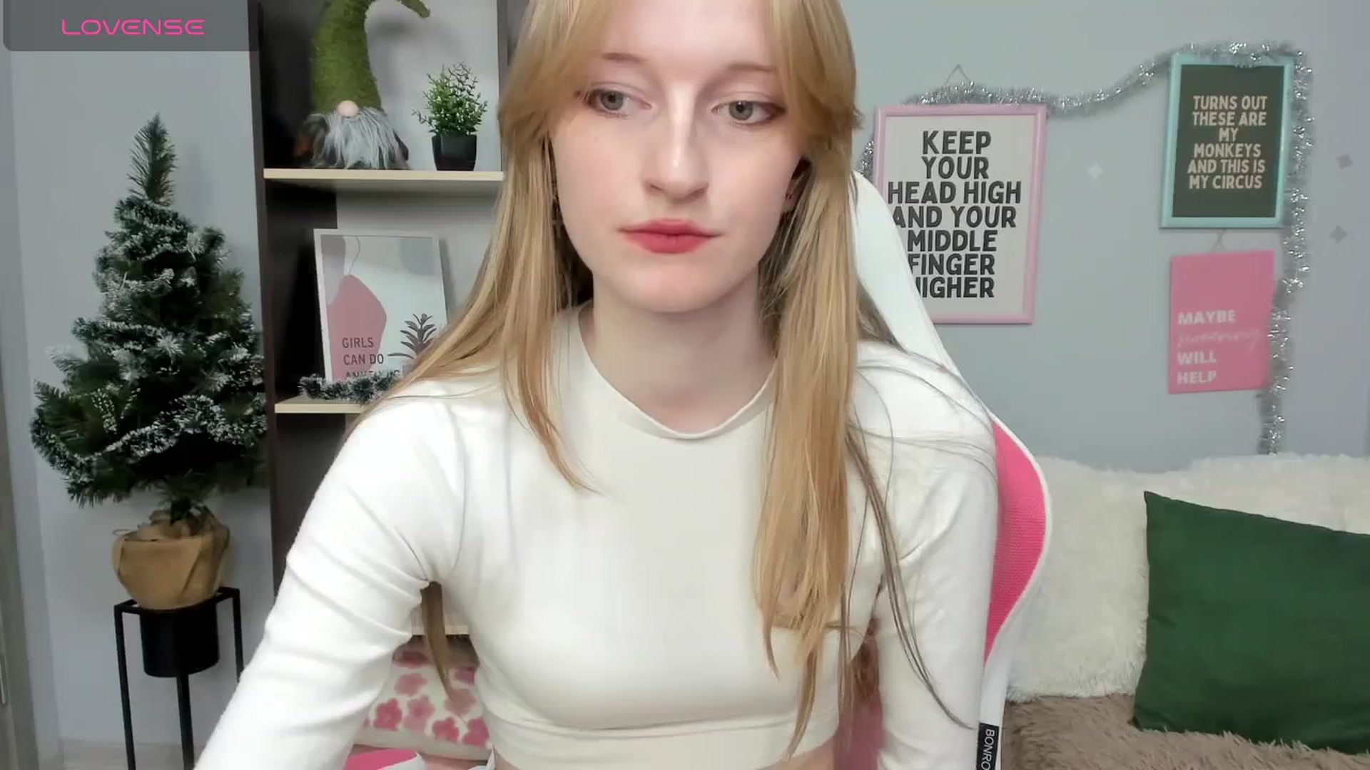 Gallery image thumbnail from Cinnabonnn's myfreecams stream on, 01/03/2026, 12:32 image 9 of 20