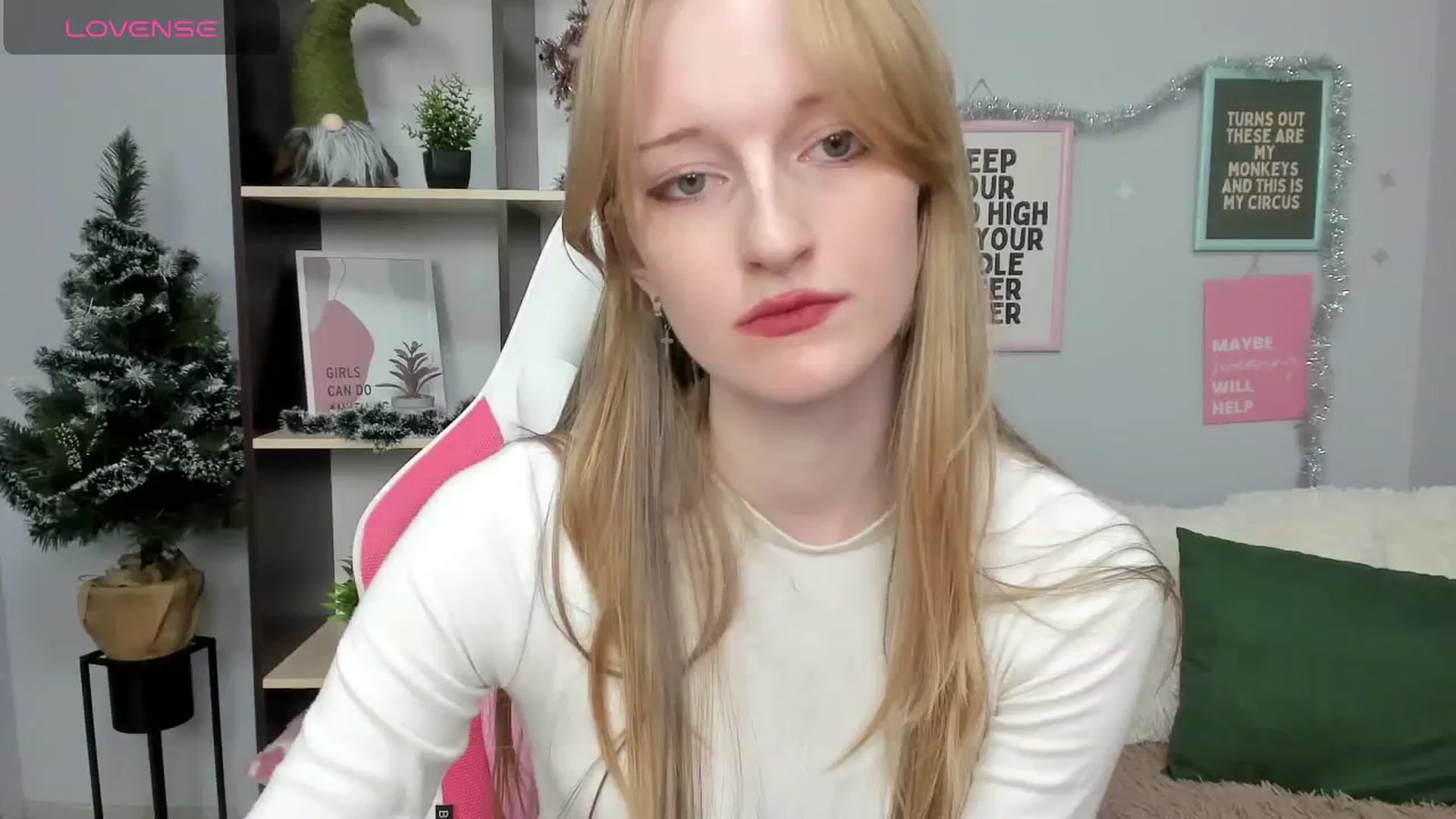 Gallery image thumbnail from Cinnabonnn's myfreecams stream on, 01/03/2026, 12:32 image 2 of 20