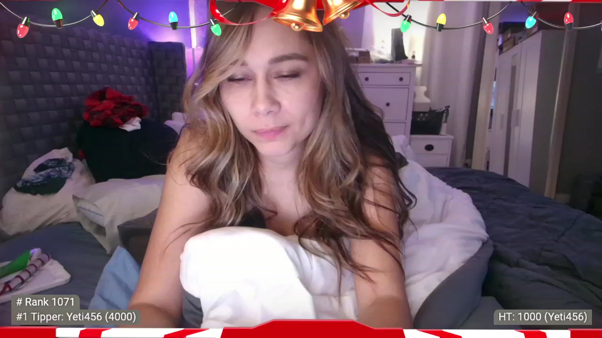 Gallery image thumbnail from Cinnabuns's myfreecams stream on, 12/15/2022, 08:35 image 12 of 20