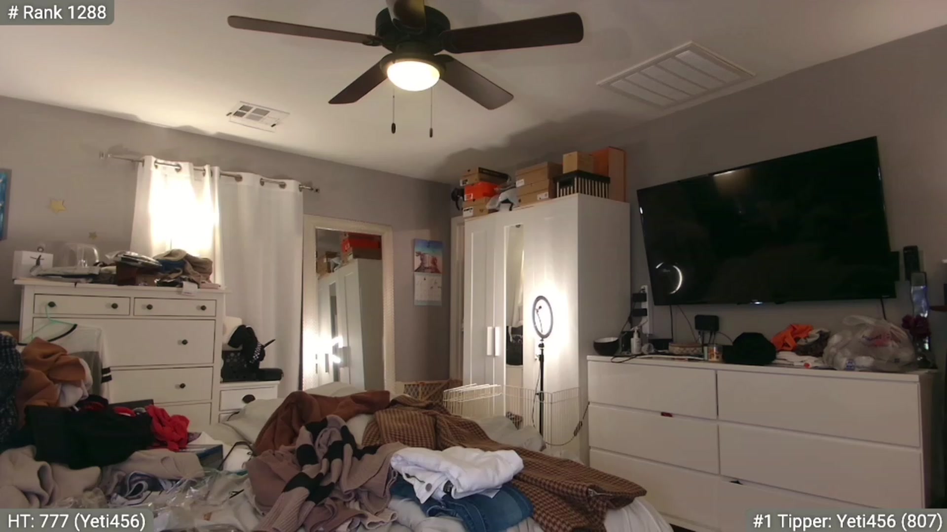 Gallery image thumbnail from Cinnabuns's myfreecams stream on, 12/31/2022, 07:15 image 7 of 20