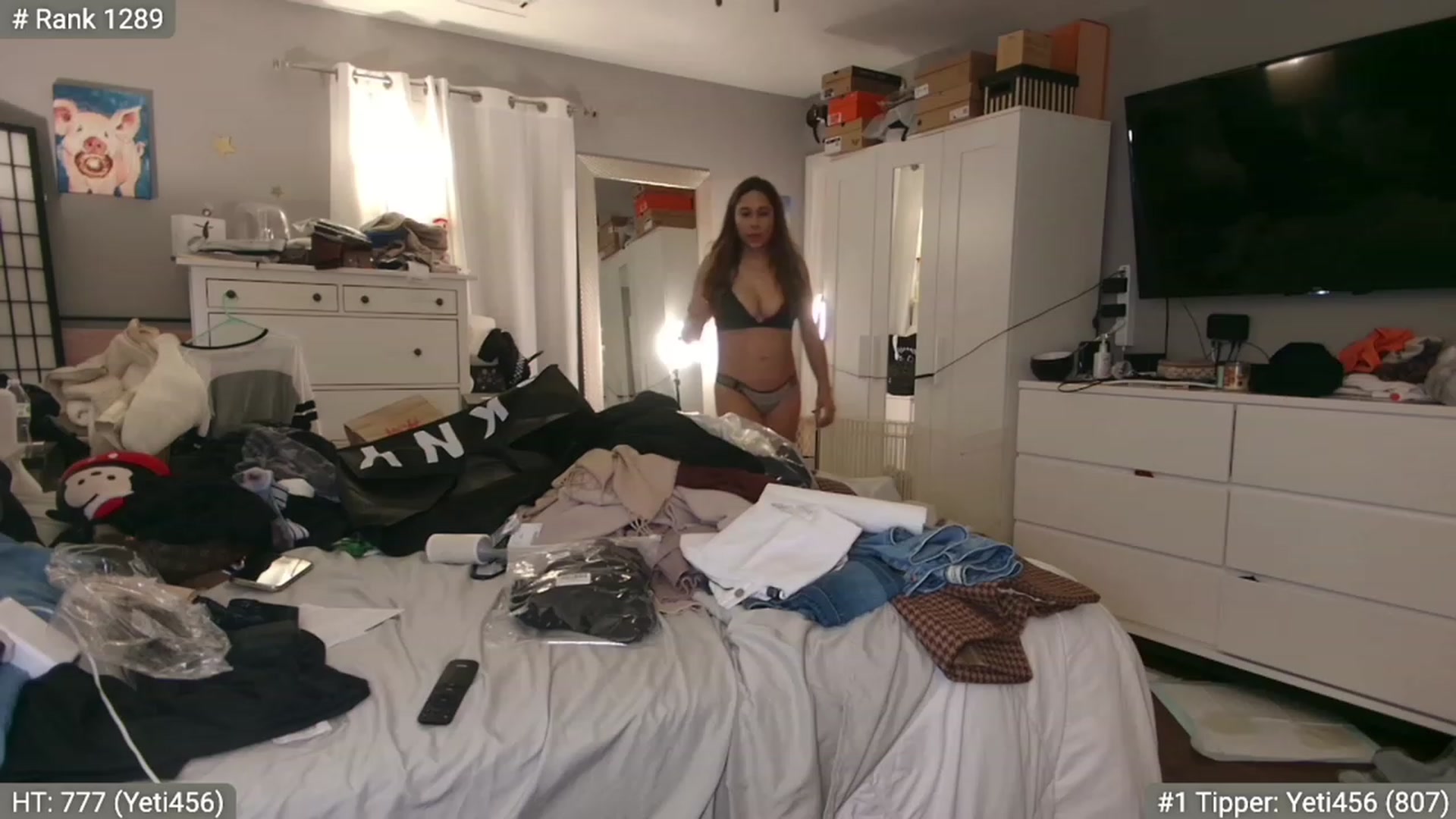 Gallery image thumbnail from Cinnabuns's myfreecams stream on, 12/31/2022, 08:39 image 3 of 20