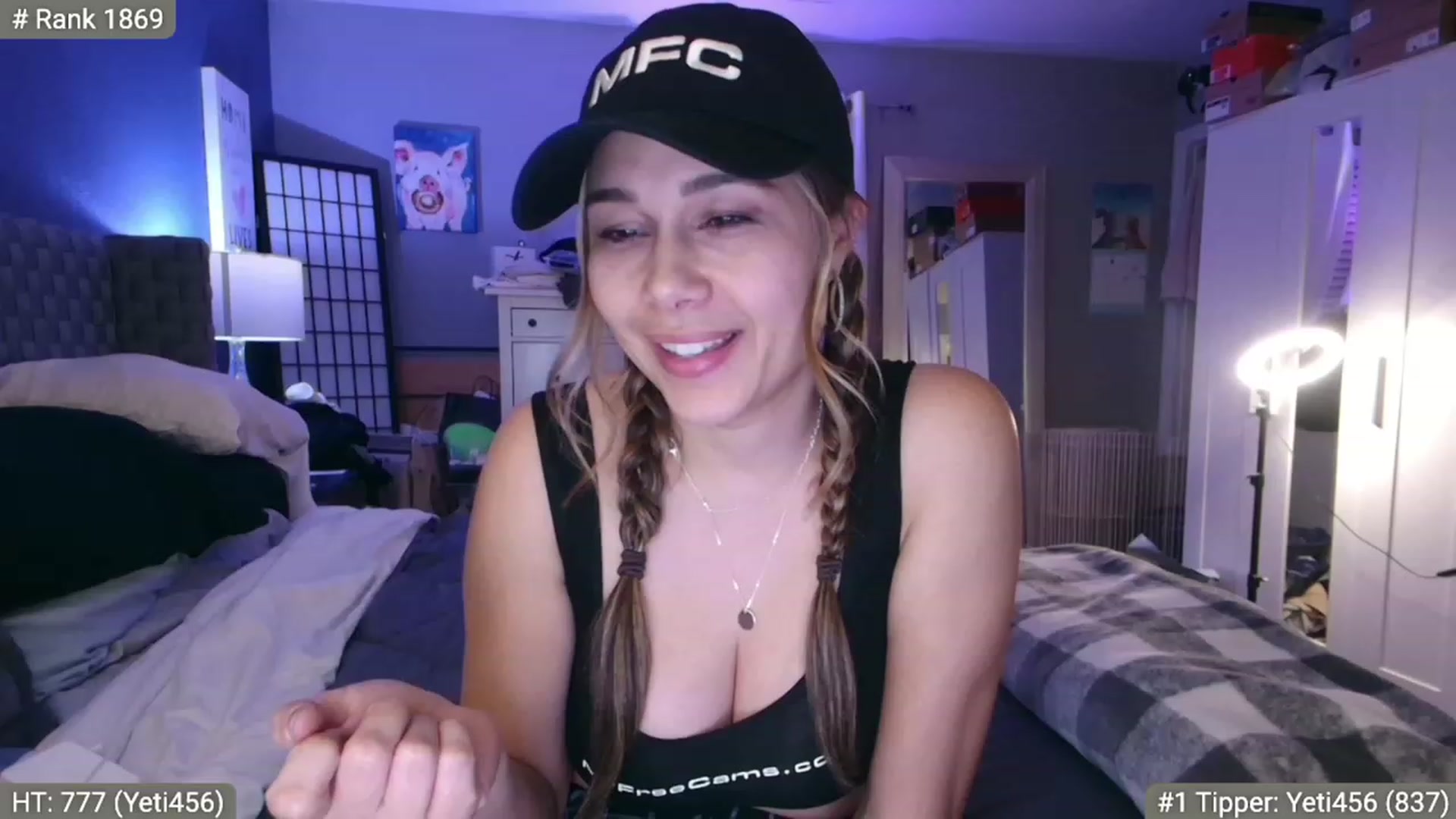 Gallery image thumbnail from Cinnabuns's myfreecams stream on, 01/07/2023, 06:34 image 17 of 20