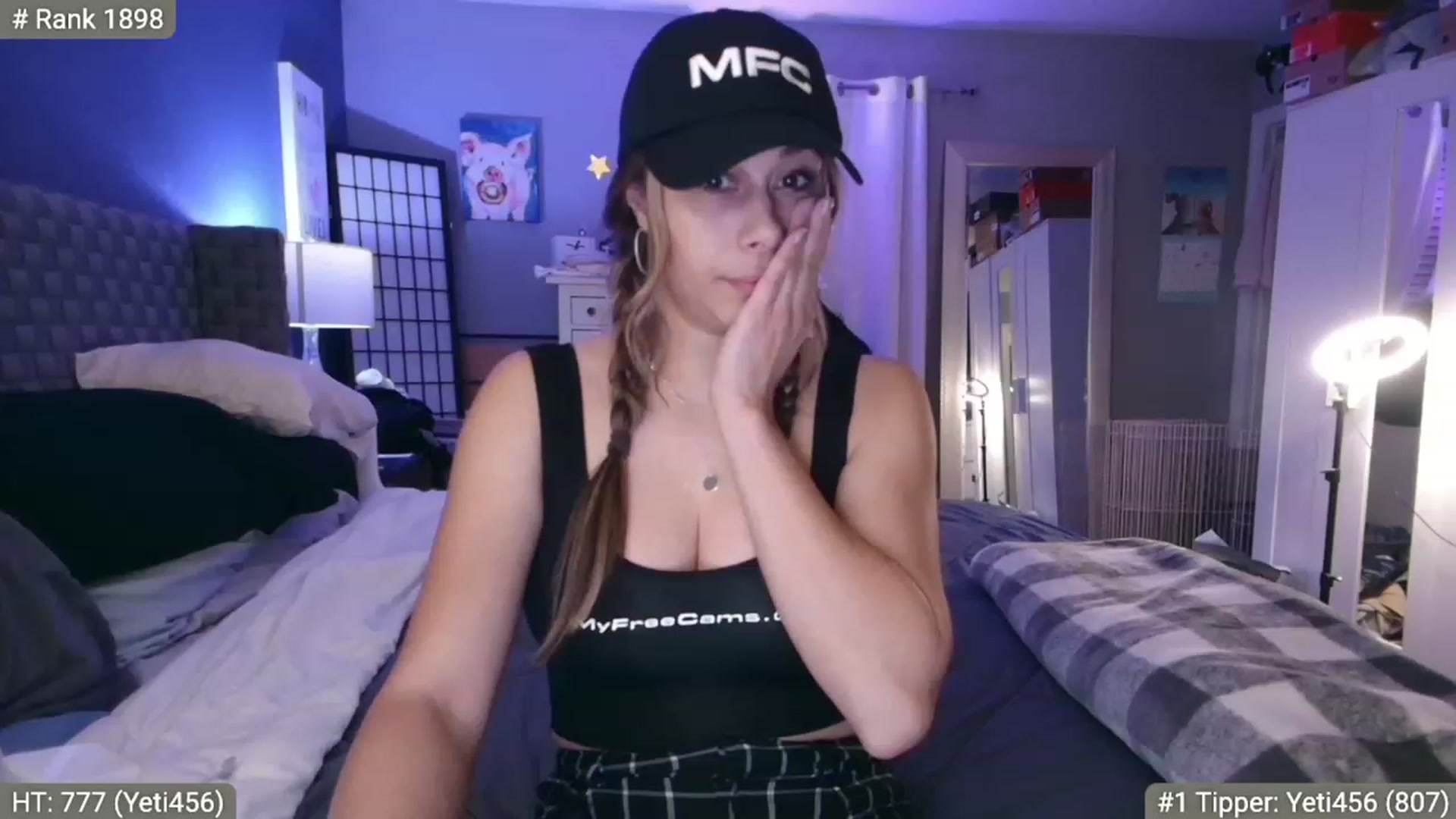 Gallery image thumbnail from Cinnabuns's myfreecams stream on, 01/07/2023, 06:34 image 9 of 20