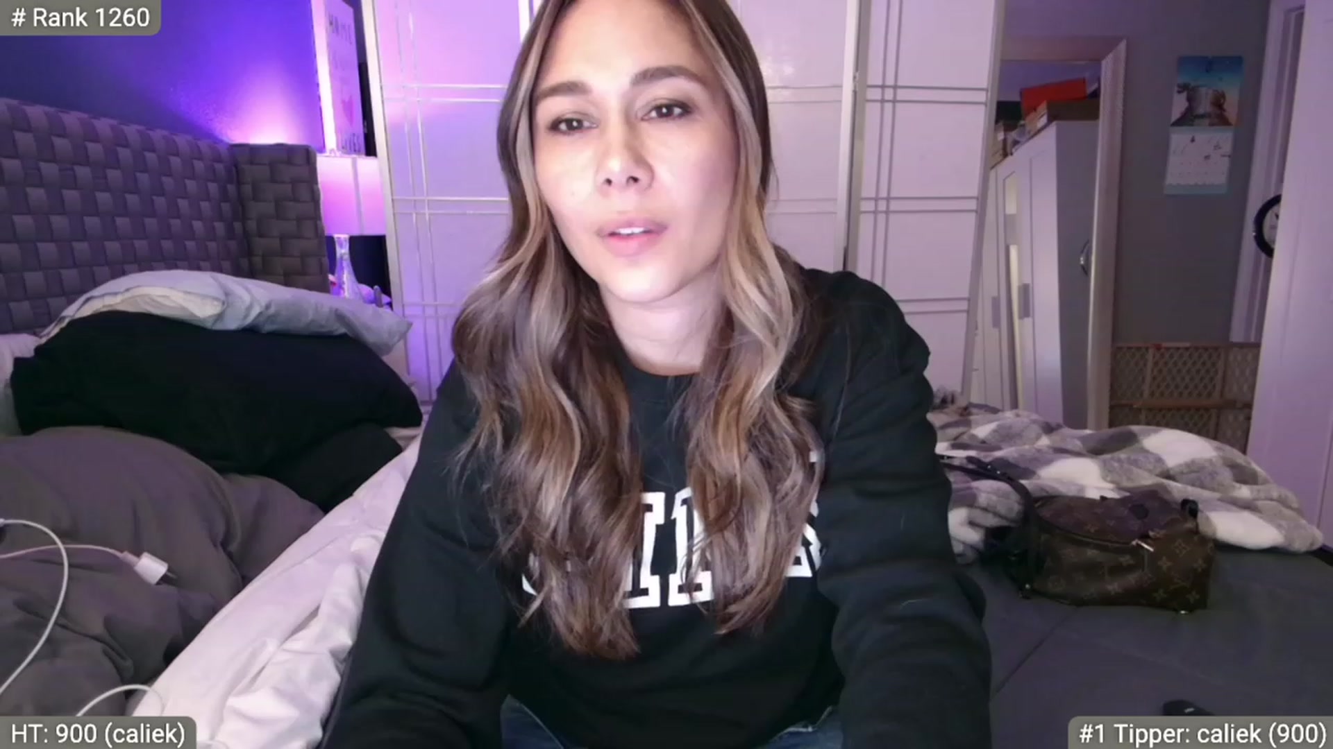 Gallery image thumbnail from Cinnabuns's myfreecams stream on, 01/19/2023, 08:44 image 6 of 20