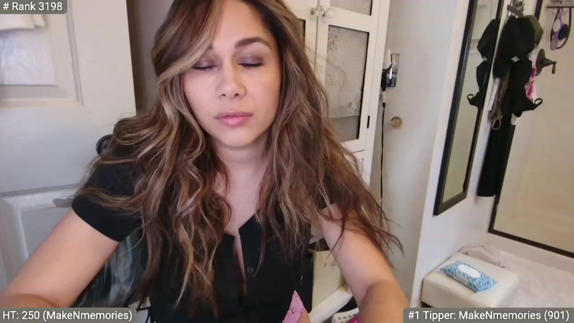 Gallery image thumbnail from Cinnabuns's myfreecams stream on, 03/08/2023, 21:25 image 16 of 20