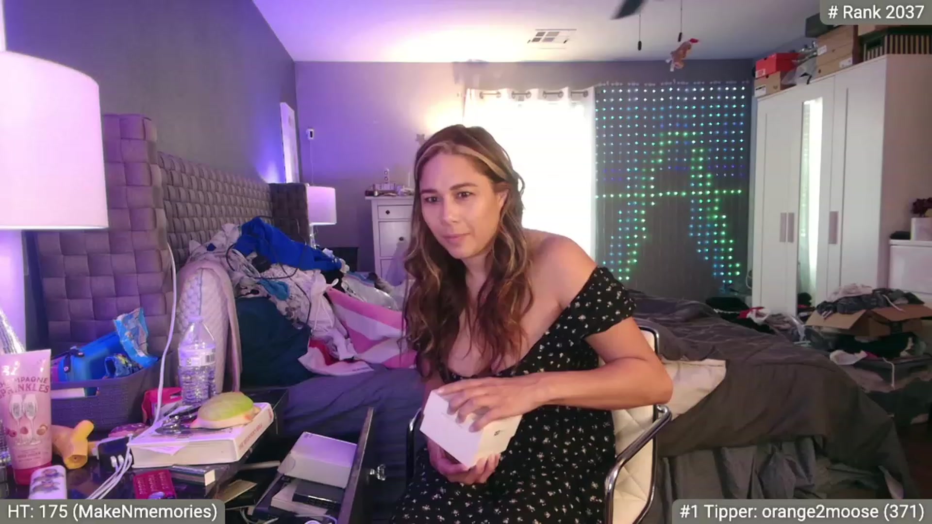 Gallery image thumbnail from Cinnabuns's myfreecams stream on, 07/31/2023, 24:03 image 11 of 20