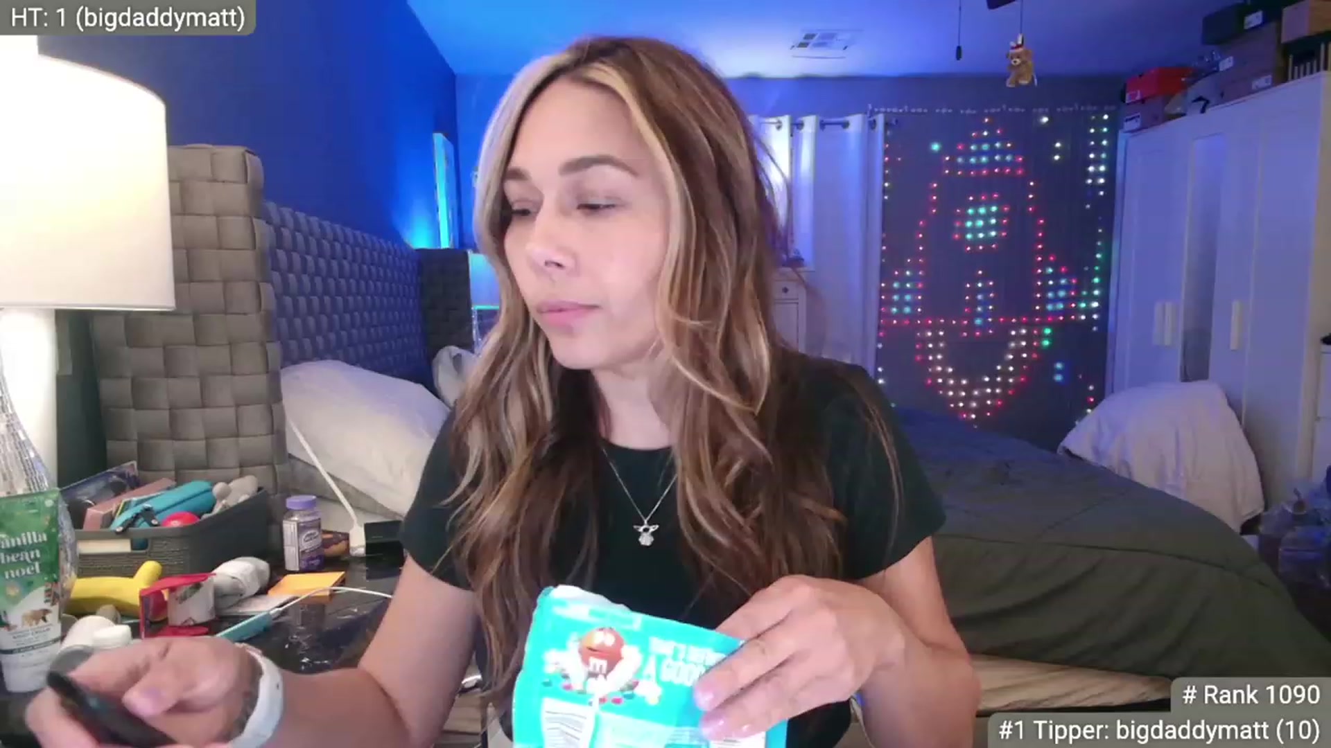 Gallery image thumbnail from Cinnabuns's myfreecams stream on, 08/08/2023, 04:44 image 8 of 20
