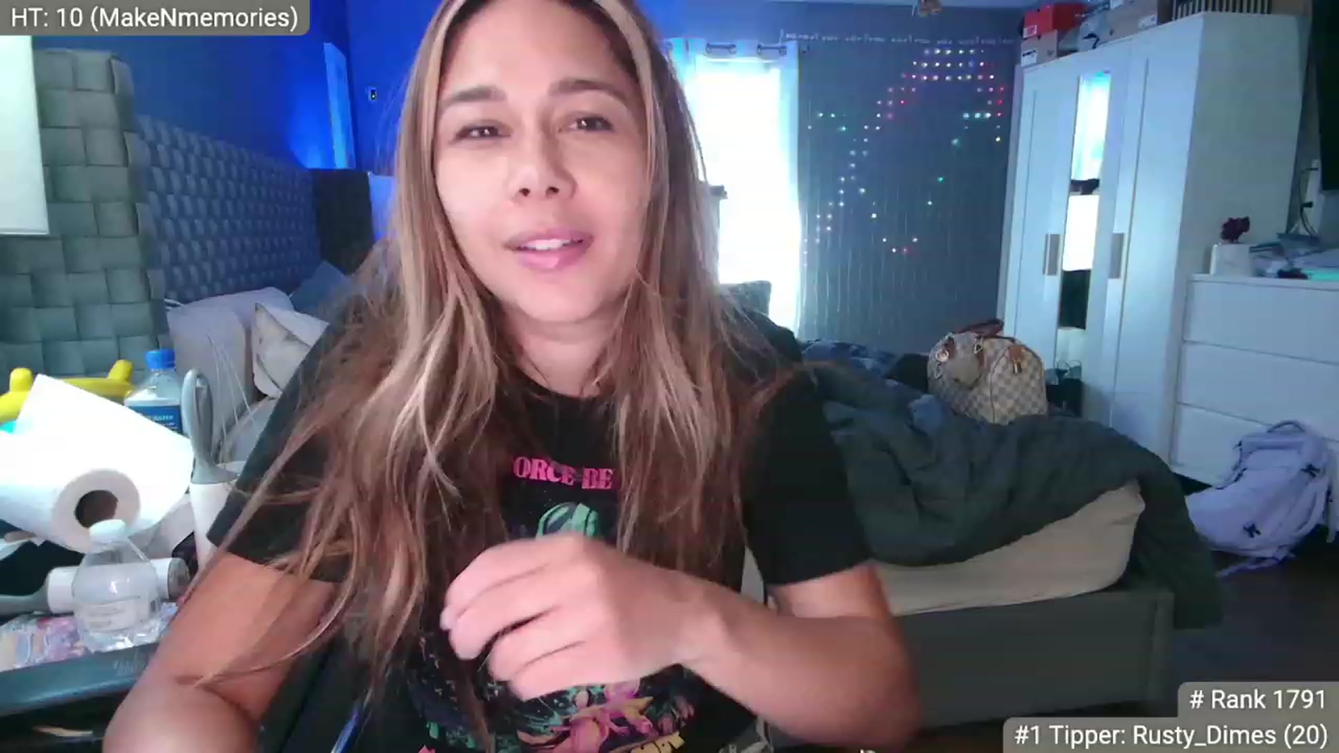 Gallery image thumbnail from Cinnabuns's myfreecams stream on, 08/29/2023, 17:00 image 8 of 20
