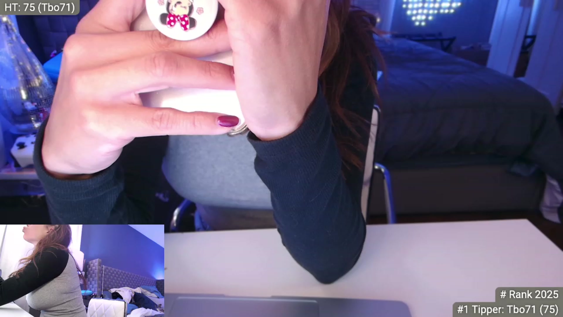 Gallery image thumbnail from Cinnabuns's myfreecams stream on, 10/19/2023, 06:49 image 8 of 20