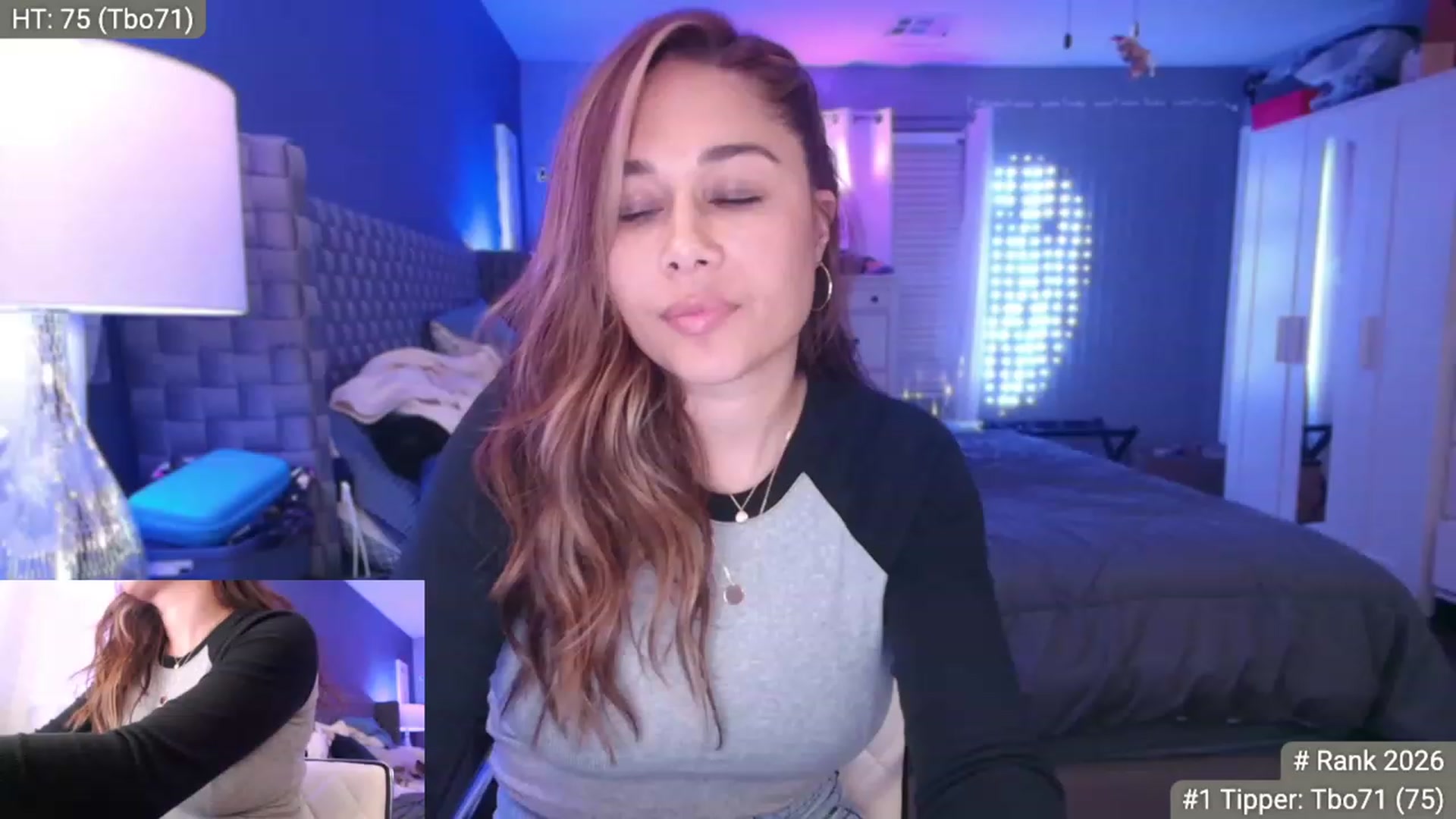 Gallery image thumbnail from Cinnabuns's myfreecams stream on, 10/19/2023, 06:49 image 14 of 20