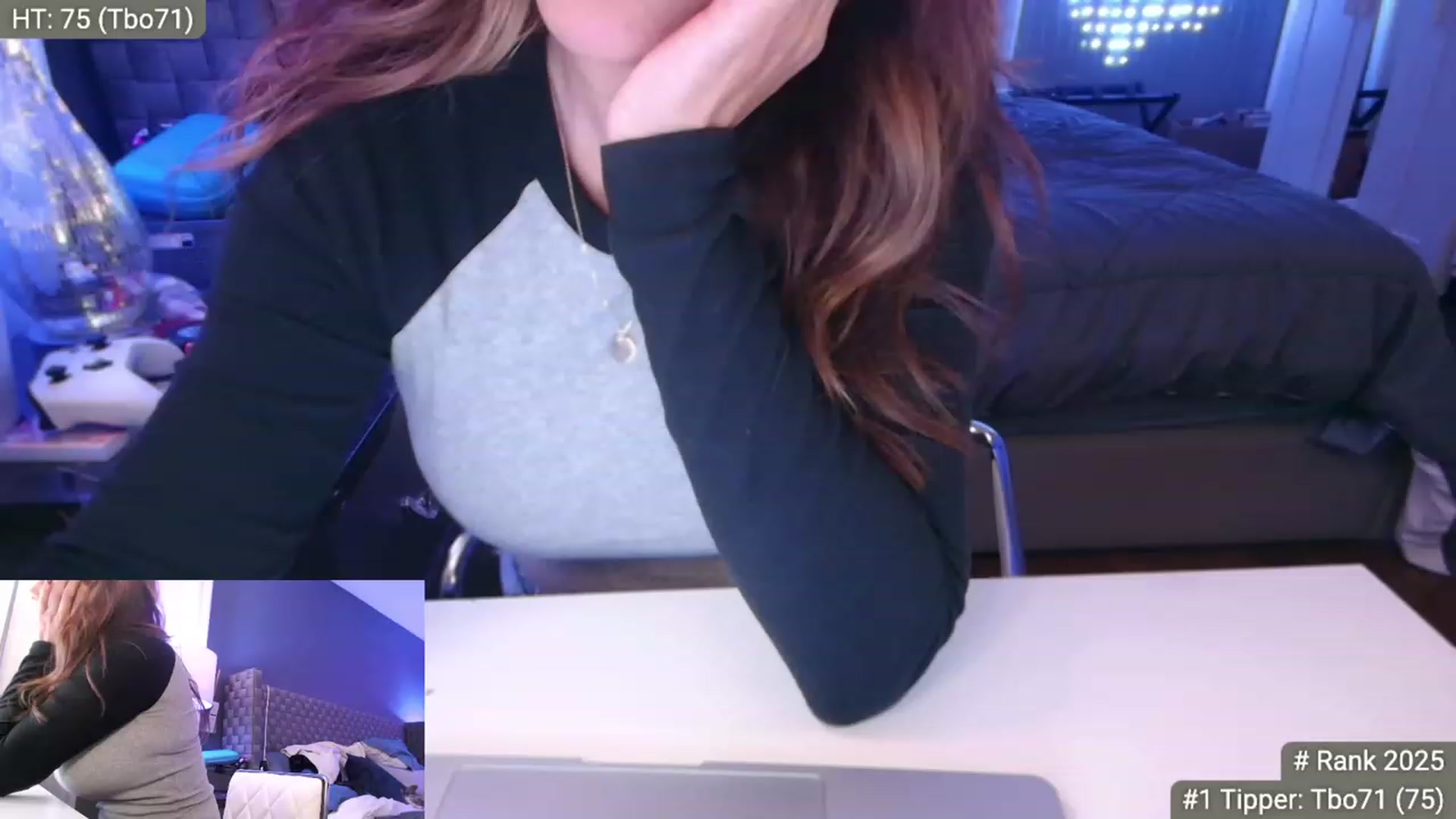 Gallery image thumbnail from Cinnabuns's myfreecams stream on, 10/19/2023, 06:49 image 7 of 20