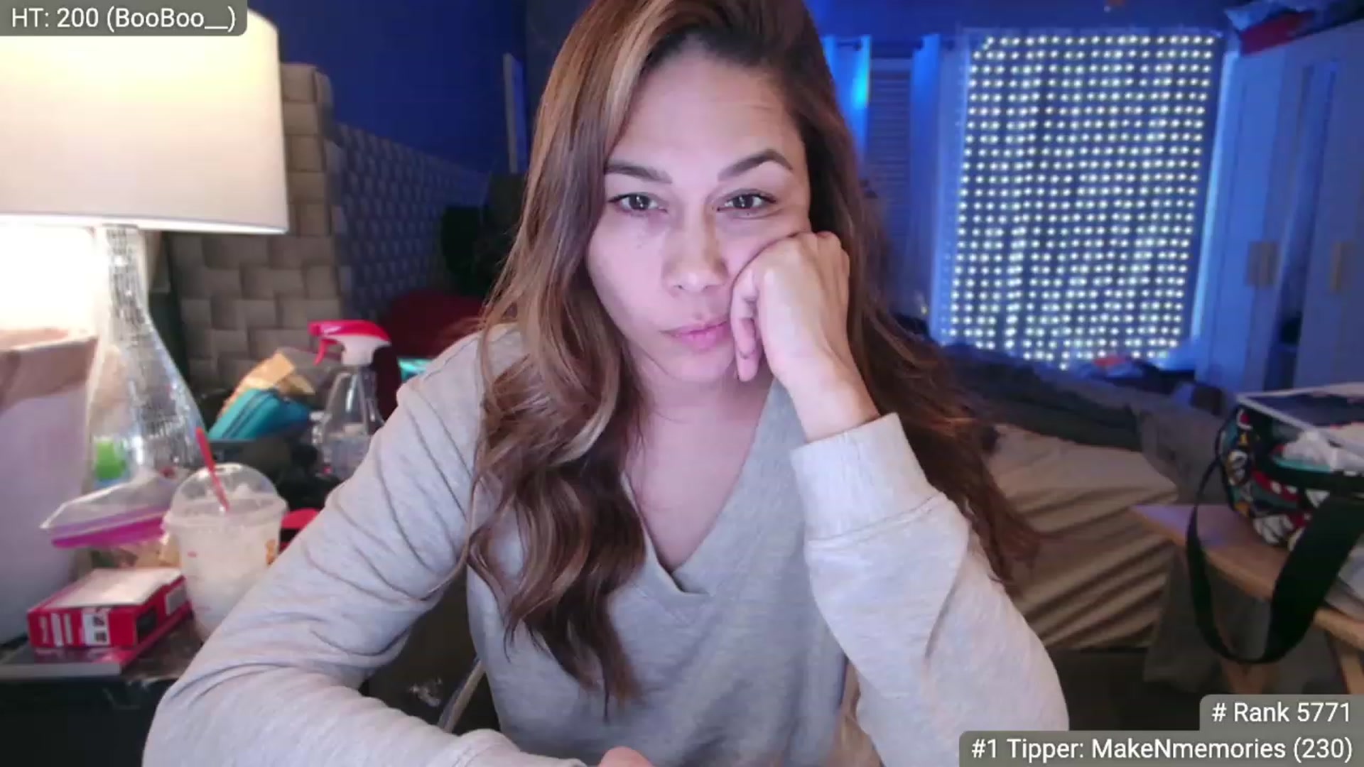 Gallery image thumbnail from Cinnabuns's myfreecams stream on, 11/18/2023, 01:28 image 17 of 20