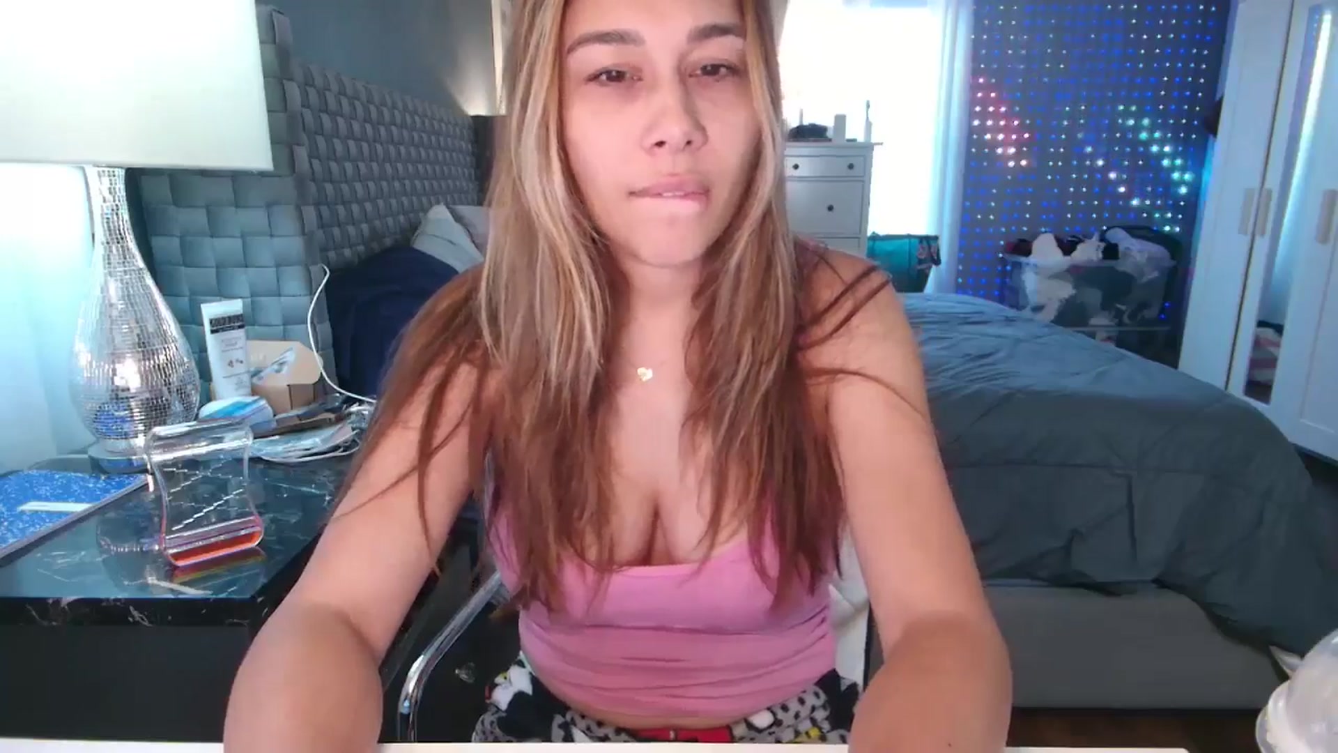 Gallery image thumbnail from Cinnabuns's myfreecams stream on, 07/25/2024, 02:29 image 15 of 20