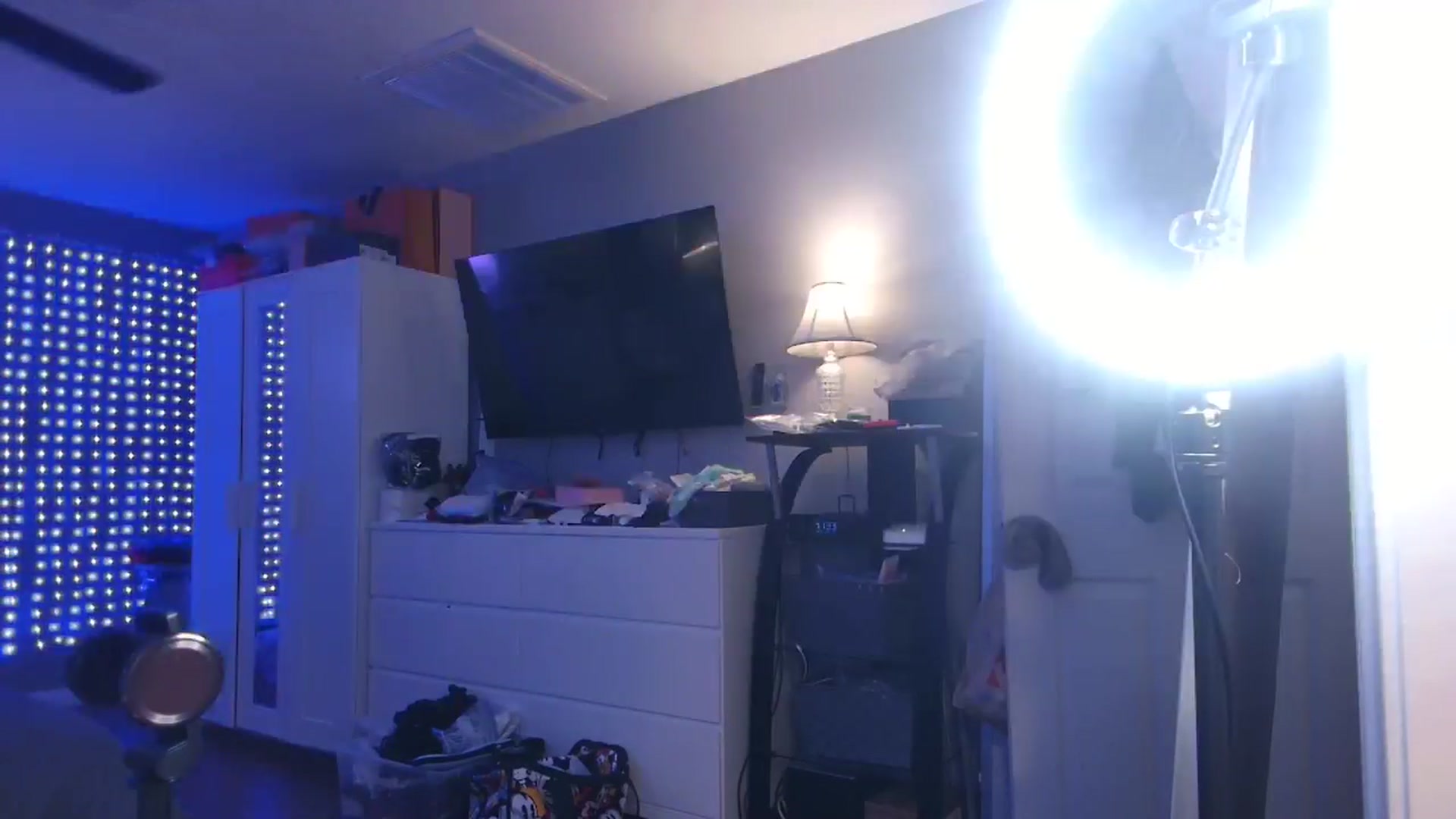 Gallery image thumbnail from Cinnabuns's myfreecams stream on, 07/25/2024, 07:26 image 6 of 20