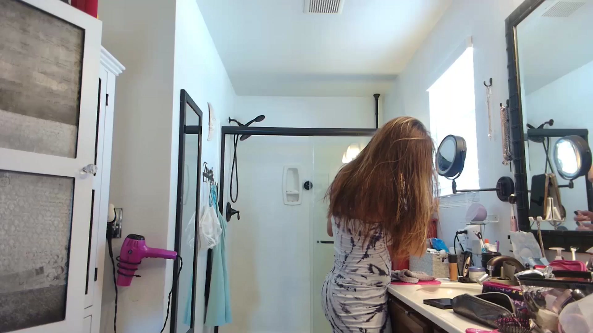 Gallery image thumbnail from Cinnabuns's myfreecams stream on, 07/27/2024, 24:00 image 8 of 20