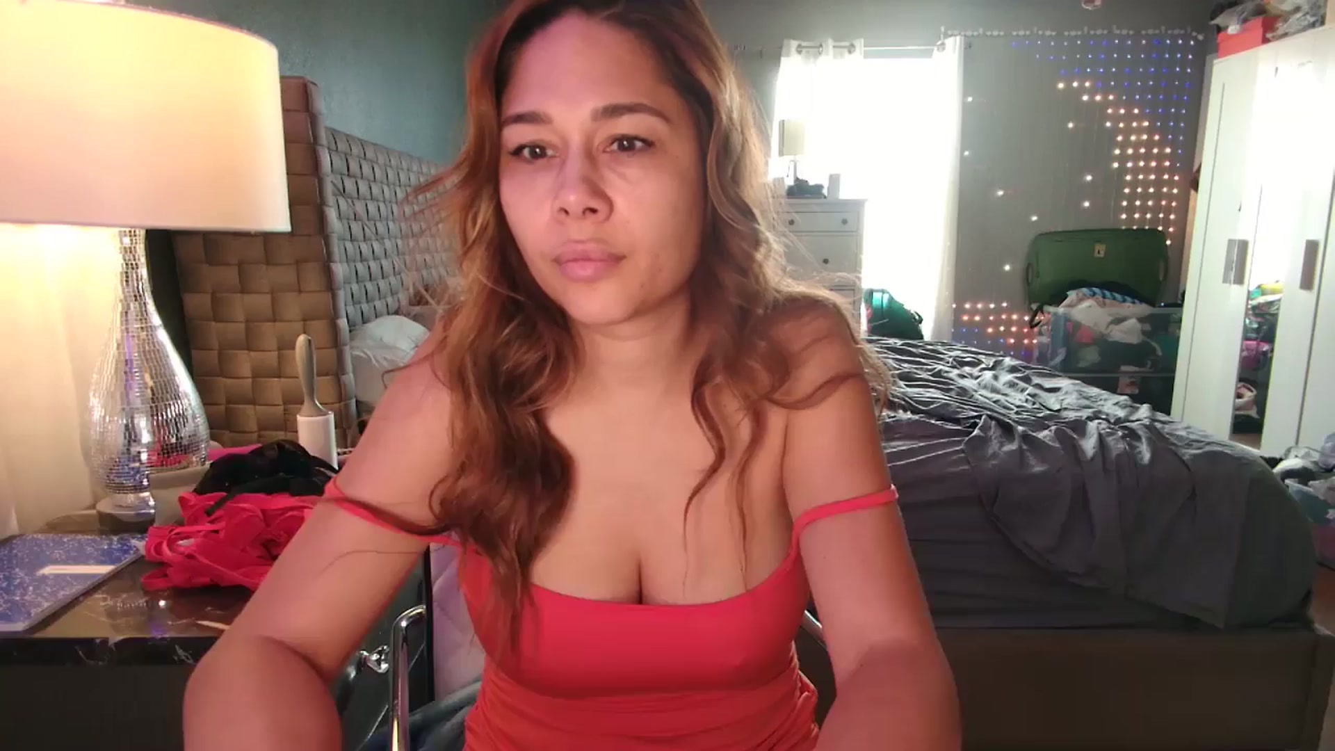 Gallery image thumbnail from Cinnabuns's myfreecams stream on, 08/08/2024, 24:44 image 11 of 20