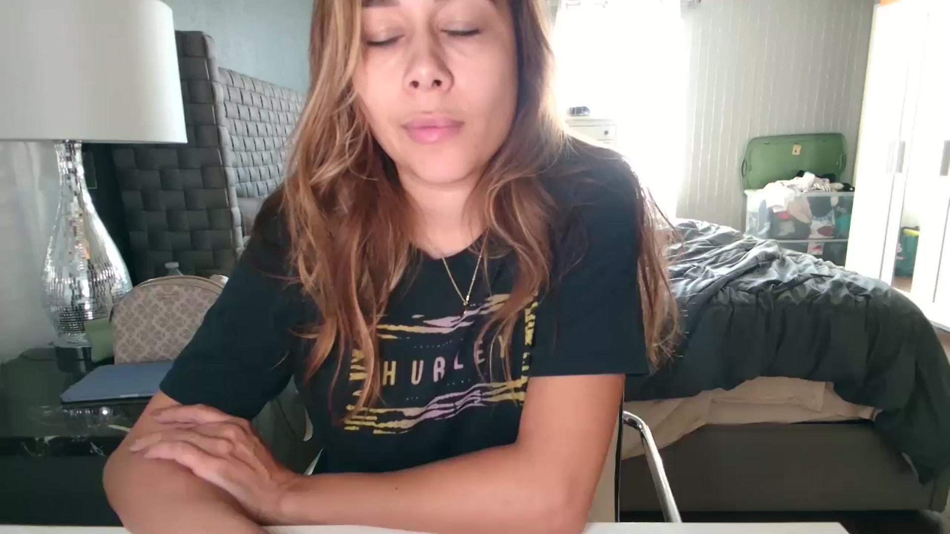 Gallery image thumbnail from Cinnabuns's myfreecams stream on, 08/18/2024, 20:39 image 1 of 20