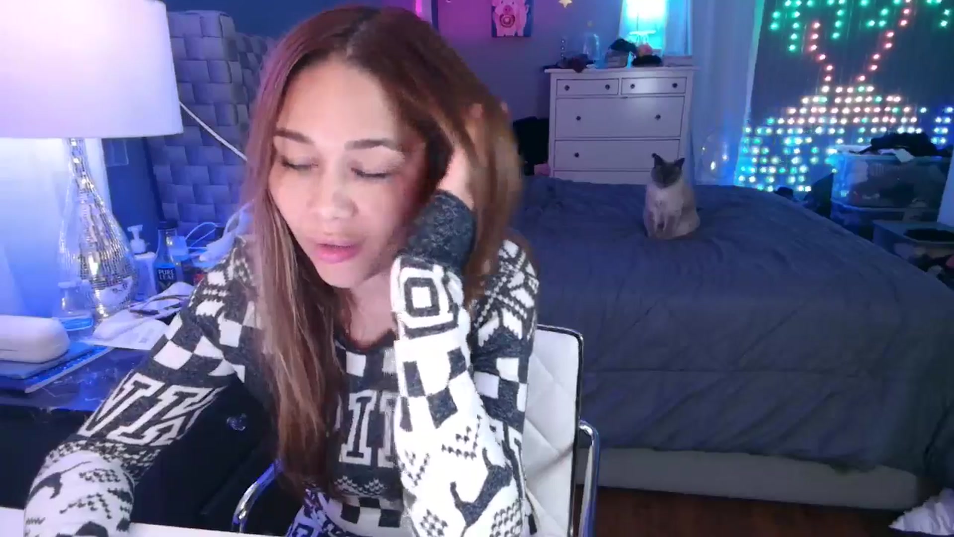 Gallery image thumbnail from Cinnabuns's myfreecams stream on, 09/07/2024, 07:56 image 17 of 20