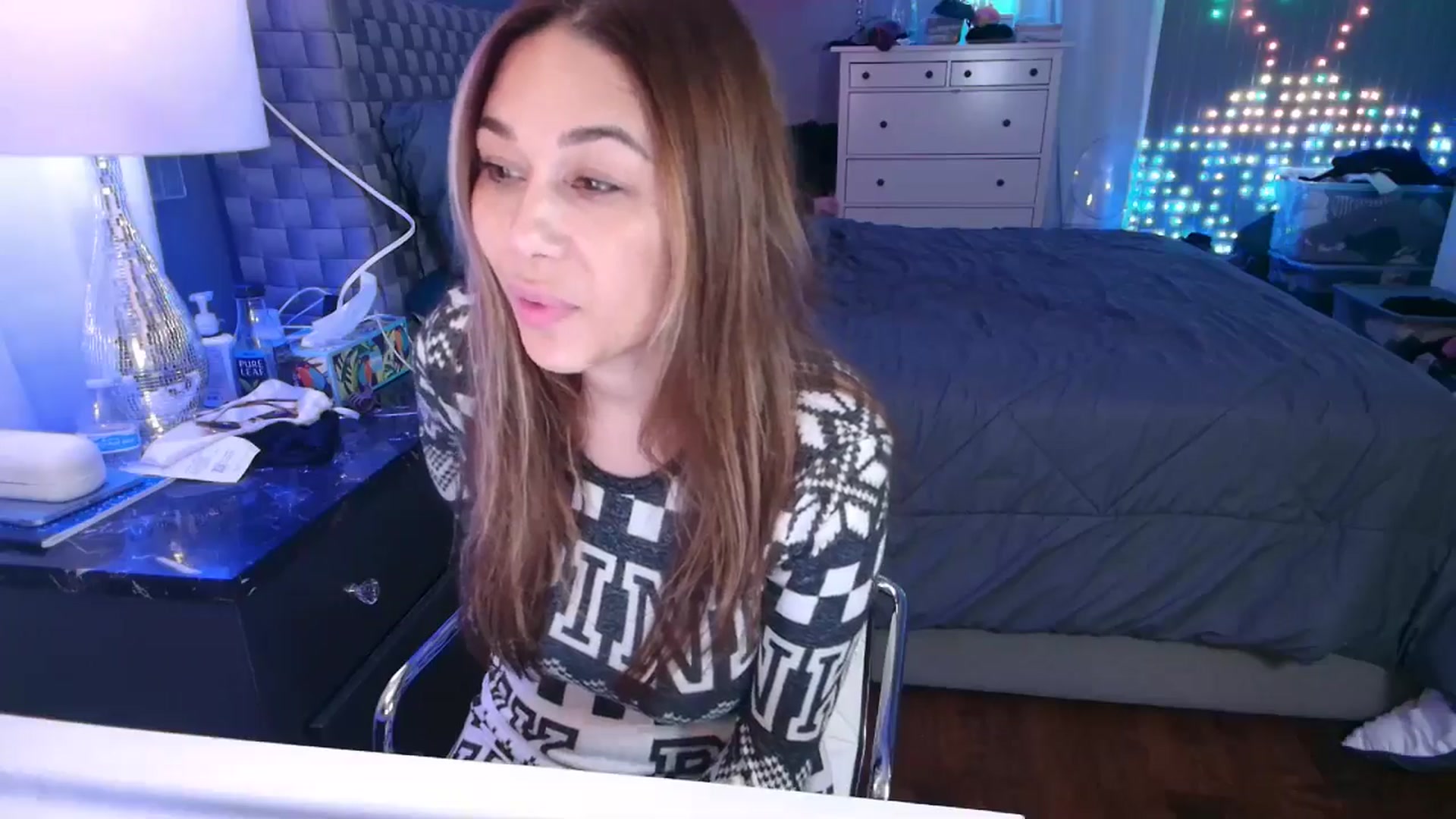 Gallery image thumbnail from Cinnabuns's myfreecams stream on, 09/07/2024, 07:56 image 4 of 20