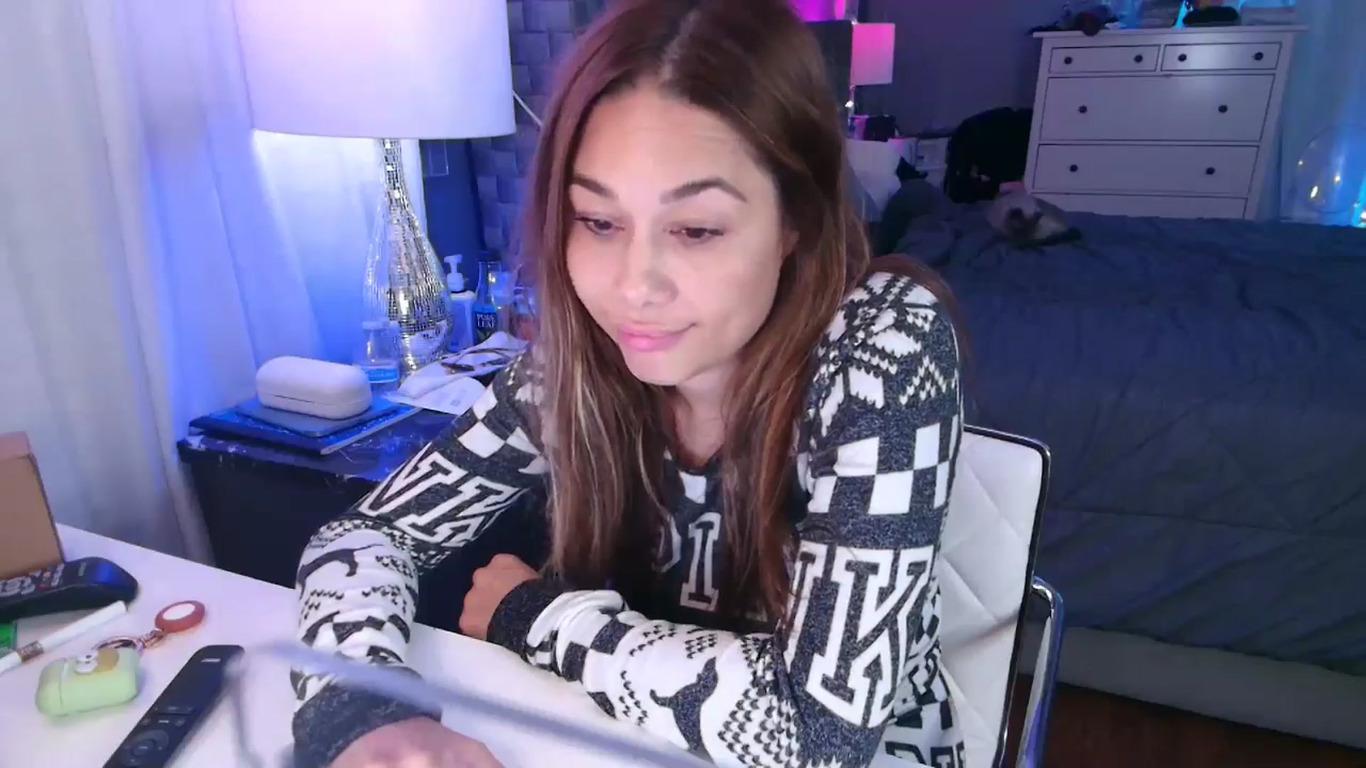 Gallery image thumbnail from Cinnabuns's myfreecams stream on, 09/07/2024, 07:56 image 19 of 20