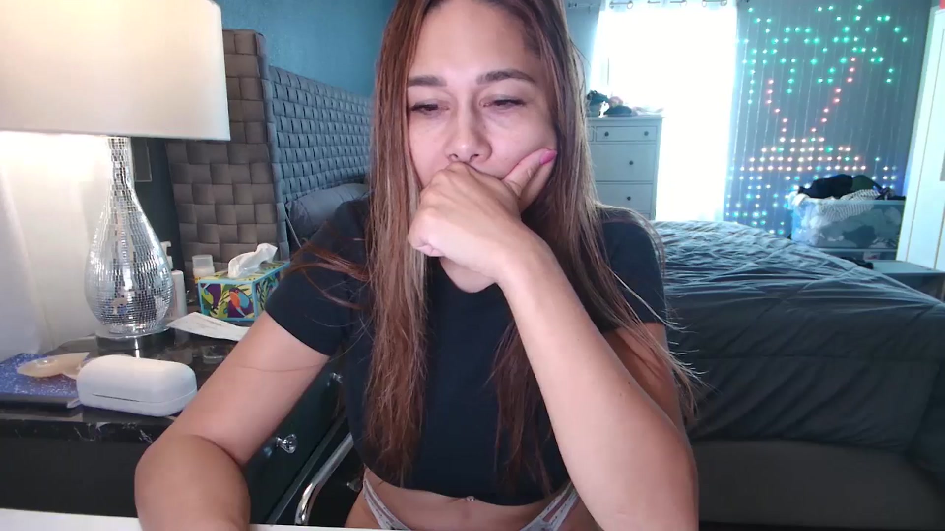 Gallery image thumbnail from Cinnabuns's myfreecams stream on, 09/08/2024, 20:32 image 14 of 20