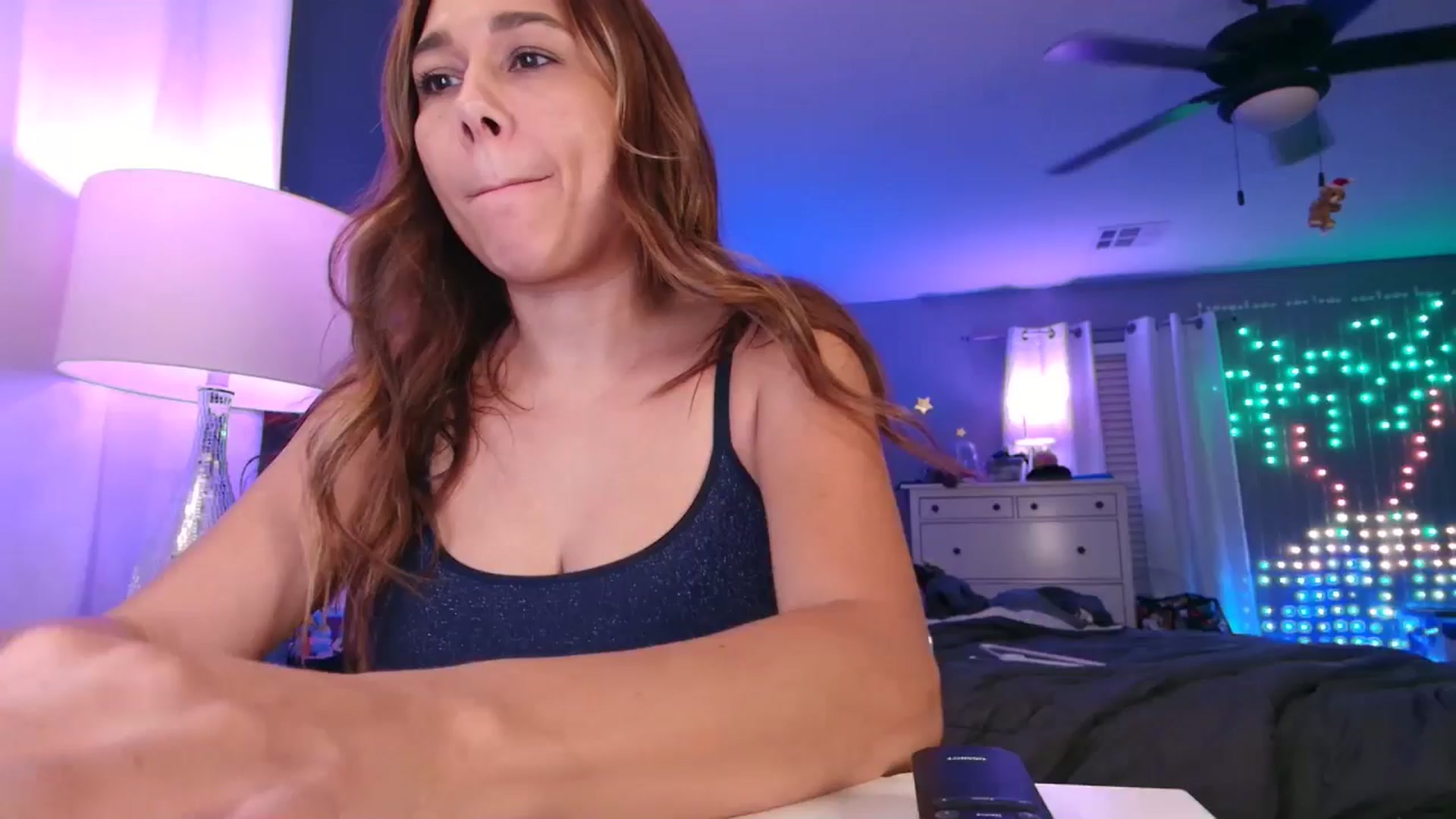 Gallery image thumbnail from Cinnabuns's myfreecams stream on, 09/18/2024, 05:47 image 1 of 20