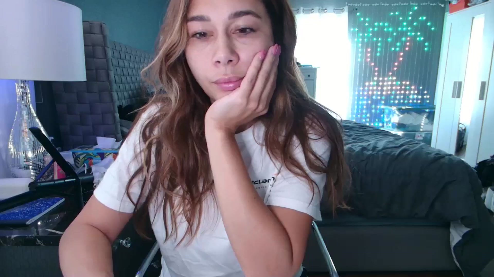 Gallery image thumbnail from Cinnabuns's myfreecams stream on, 09/21/2024, 17:00 image 13 of 20