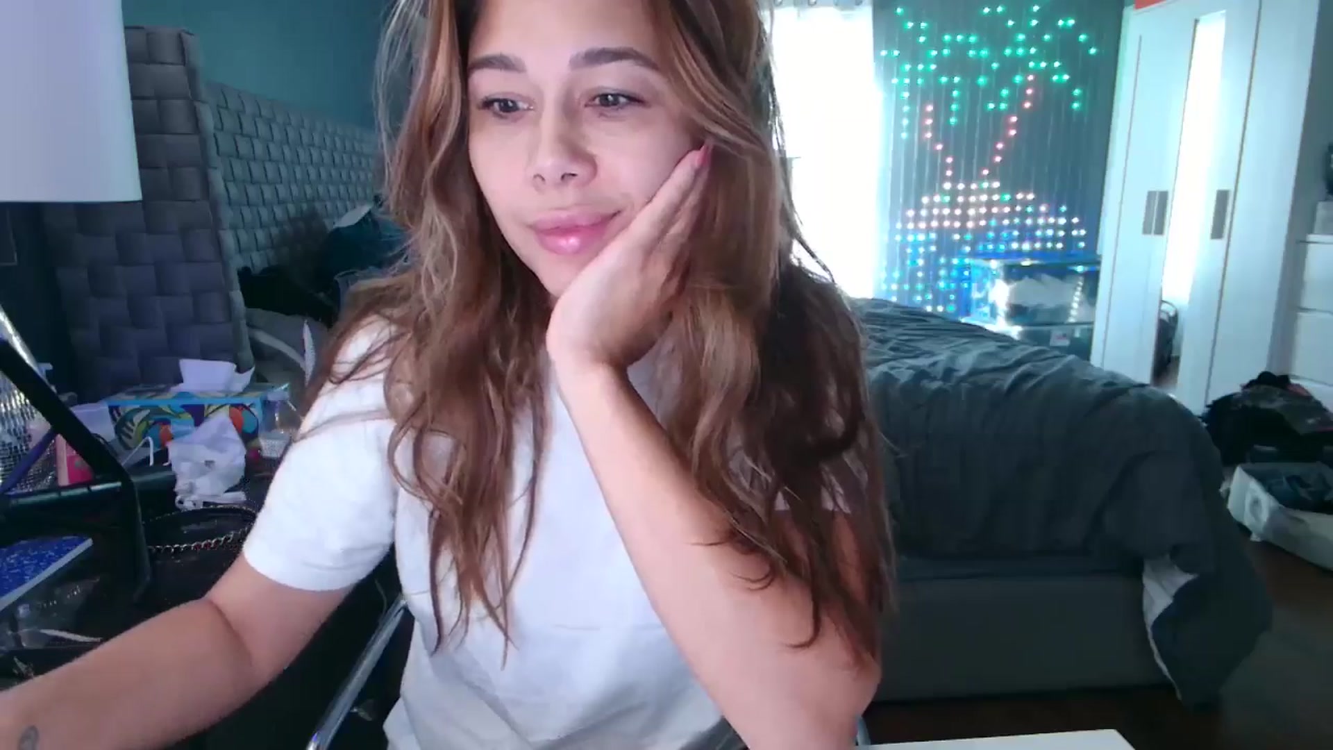 Gallery image thumbnail from Cinnabuns's myfreecams stream on, 09/21/2024, 17:00 image 11 of 20