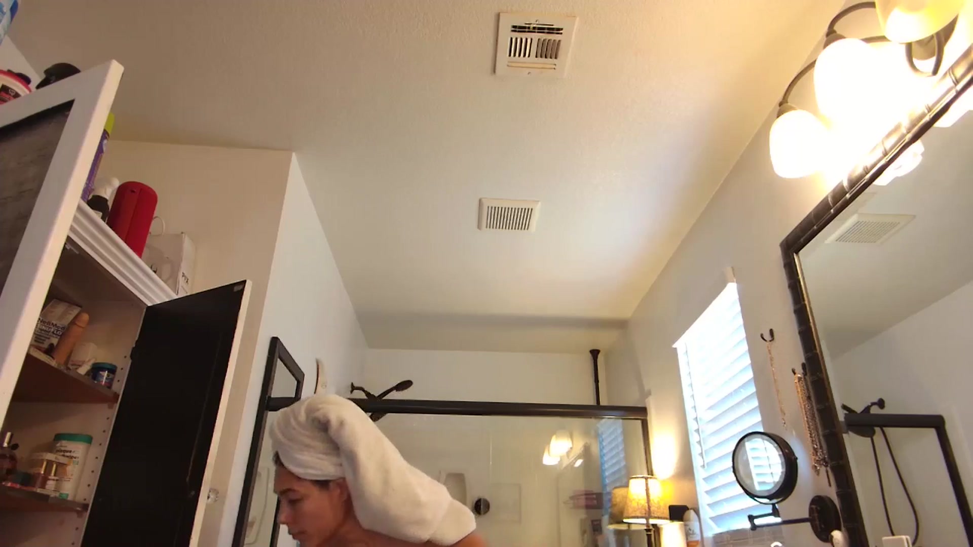 Gallery image thumbnail from Cinnabuns's myfreecams stream on, 09/24/2024, 19:35 image 10 of 20