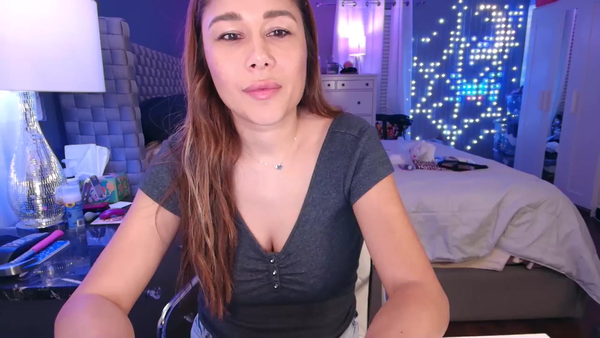Gallery image thumbnail from Cinnabuns's myfreecams stream on, 10/17/2024, 01:44 image 10 of 20