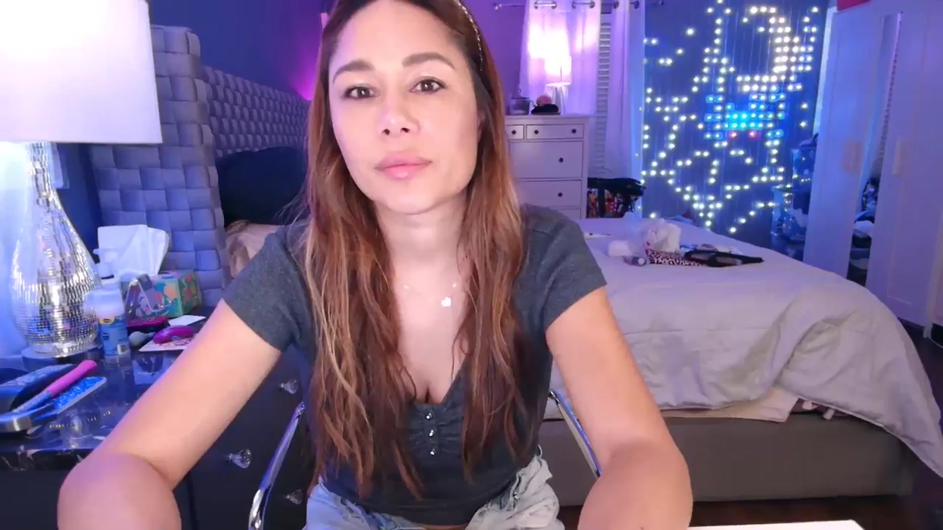 Gallery image thumbnail from Cinnabuns's myfreecams stream on, 10/17/2024, 01:44 image 8 of 20