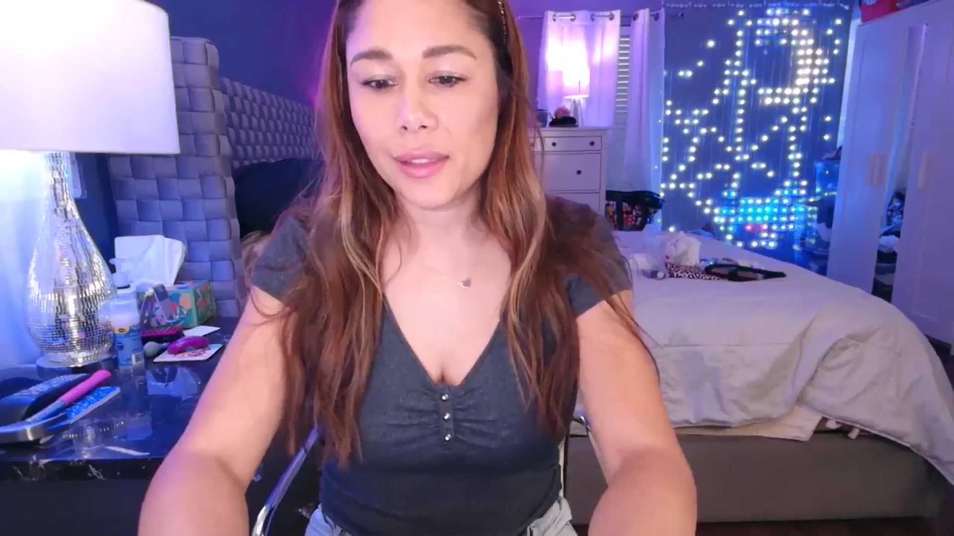 Gallery image thumbnail from Cinnabuns's myfreecams stream on, 10/17/2024, 01:44 image 6 of 20