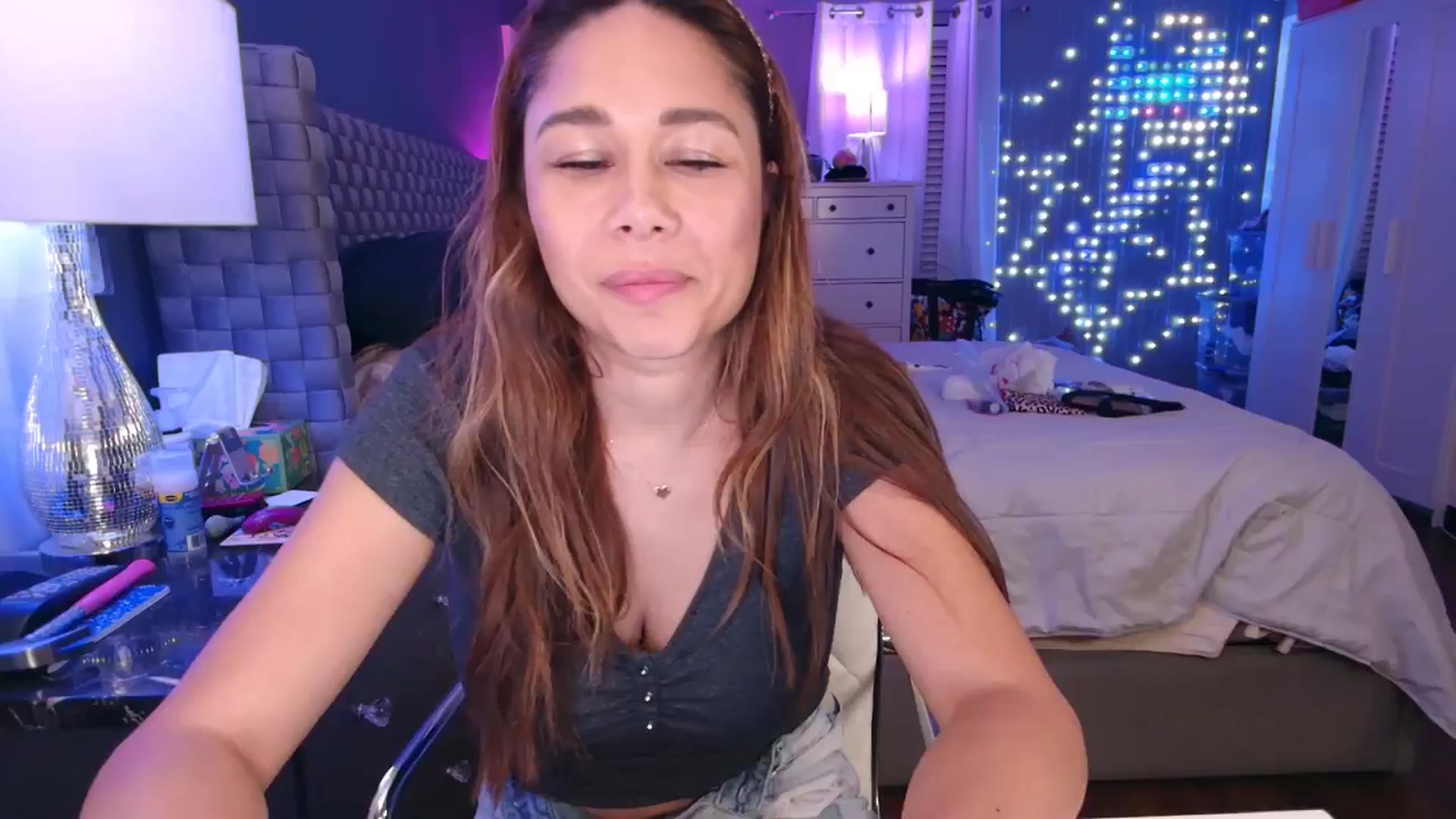 Gallery image thumbnail from Cinnabuns's myfreecams stream on, 10/17/2024, 01:44 image 19 of 20