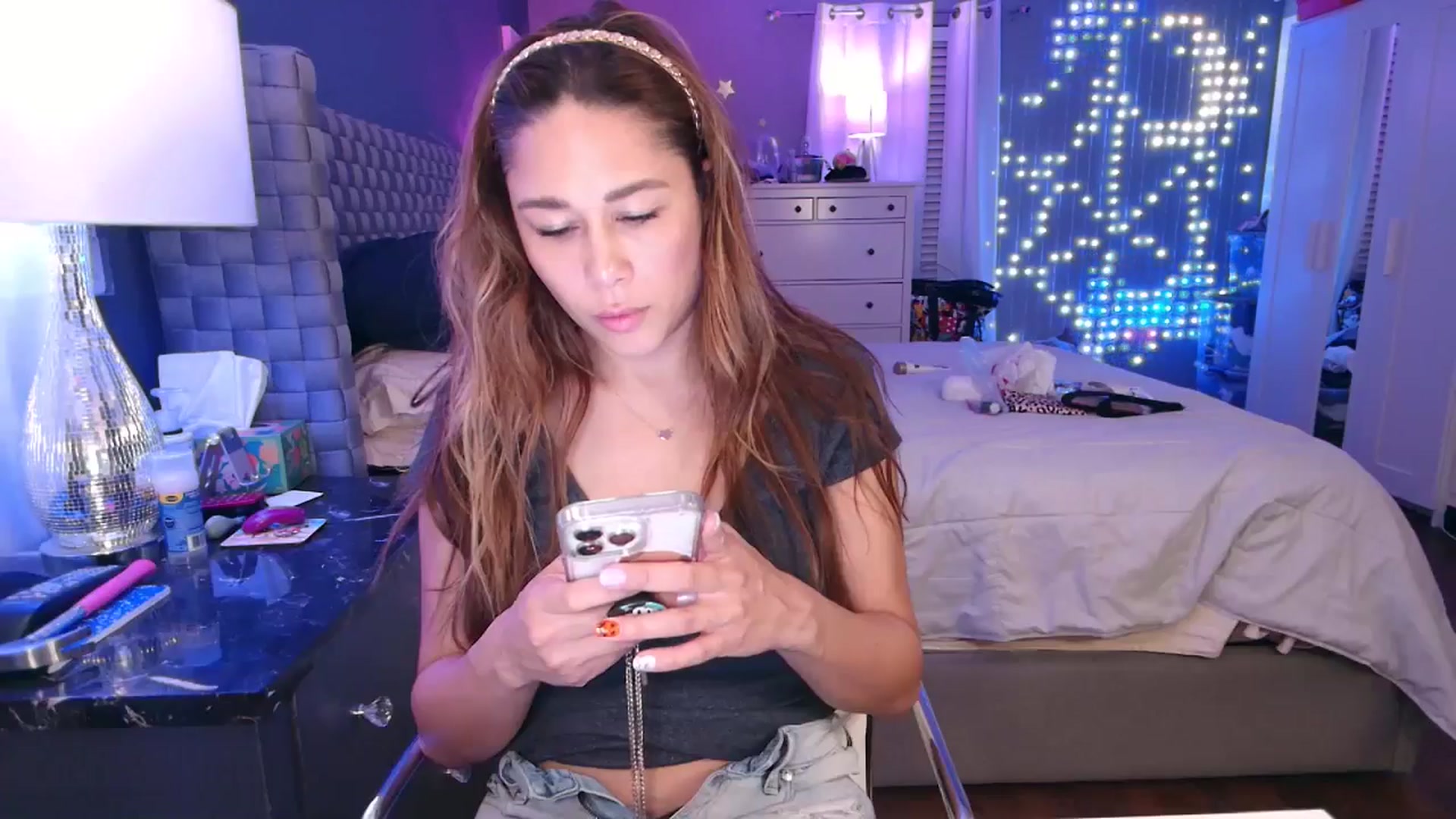 Gallery image thumbnail from Cinnabuns's myfreecams stream on, 10/17/2024, 01:44 image 15 of 20