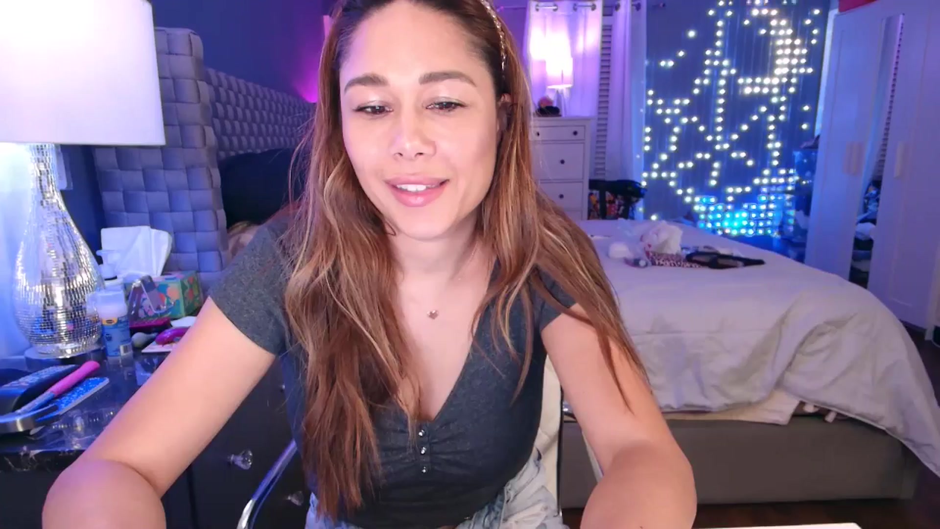 Gallery image thumbnail from Cinnabuns's myfreecams stream on, 10/17/2024, 01:44 image 18 of 20