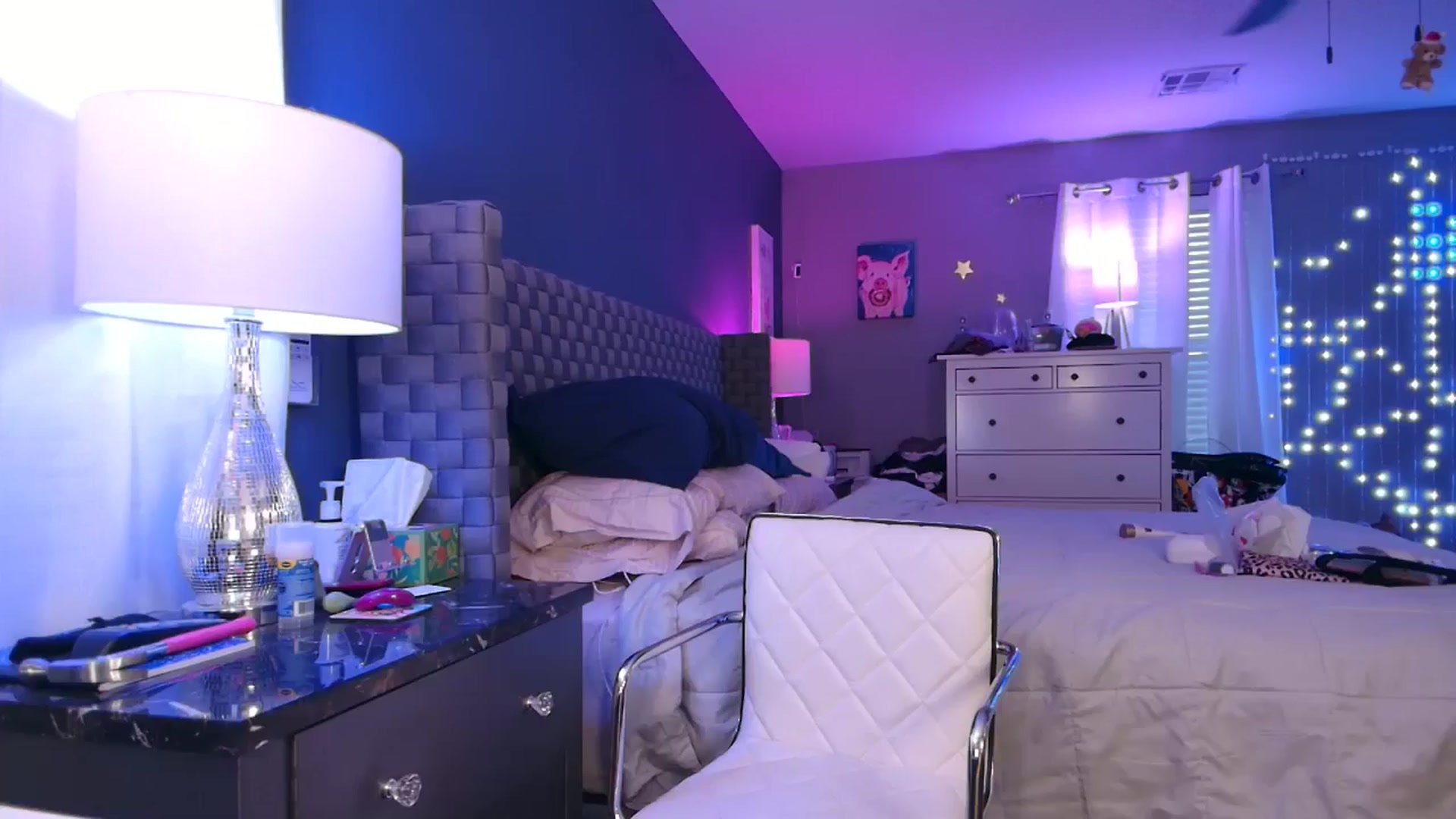 Gallery image thumbnail from Cinnabuns's myfreecams stream on, 10/17/2024, 01:44 image 1 of 20