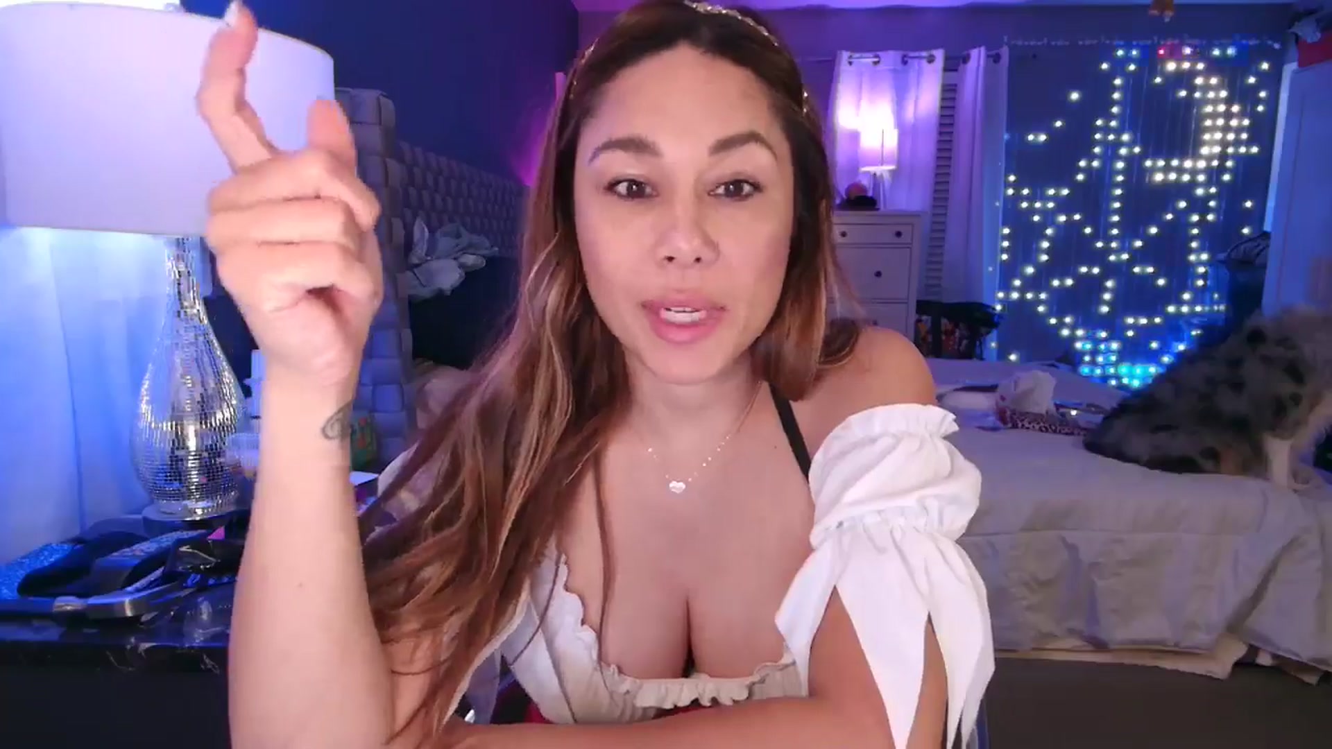 Gallery image thumbnail from Cinnabuns's myfreecams stream on, 10/17/2024, 02:41 image 8 of 20