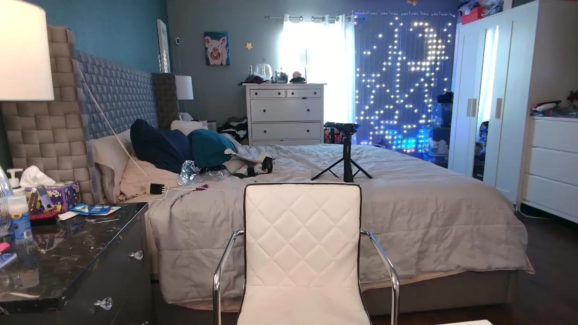 Gallery image thumbnail from Cinnabuns's myfreecams stream on, 10/19/2024, 24:00 image 19 of 20