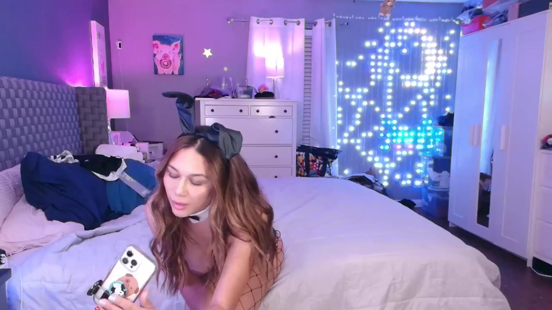 Gallery image thumbnail from Cinnabuns's myfreecams stream on, 10/19/2024, 02:26 image 5 of 20