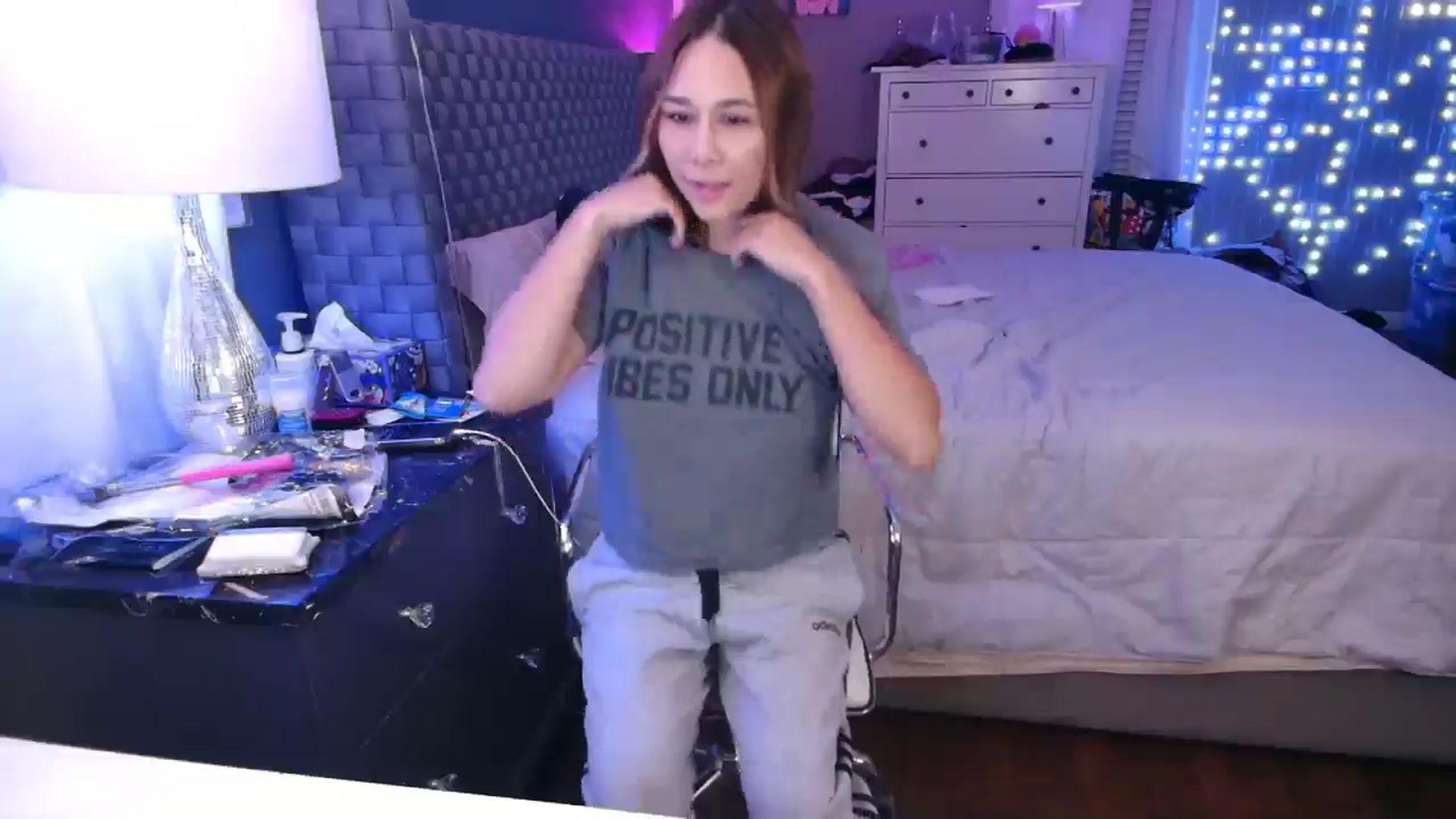 Gallery image thumbnail from Cinnabuns's myfreecams stream on, 10/19/2024, 03:51 image 10 of 20